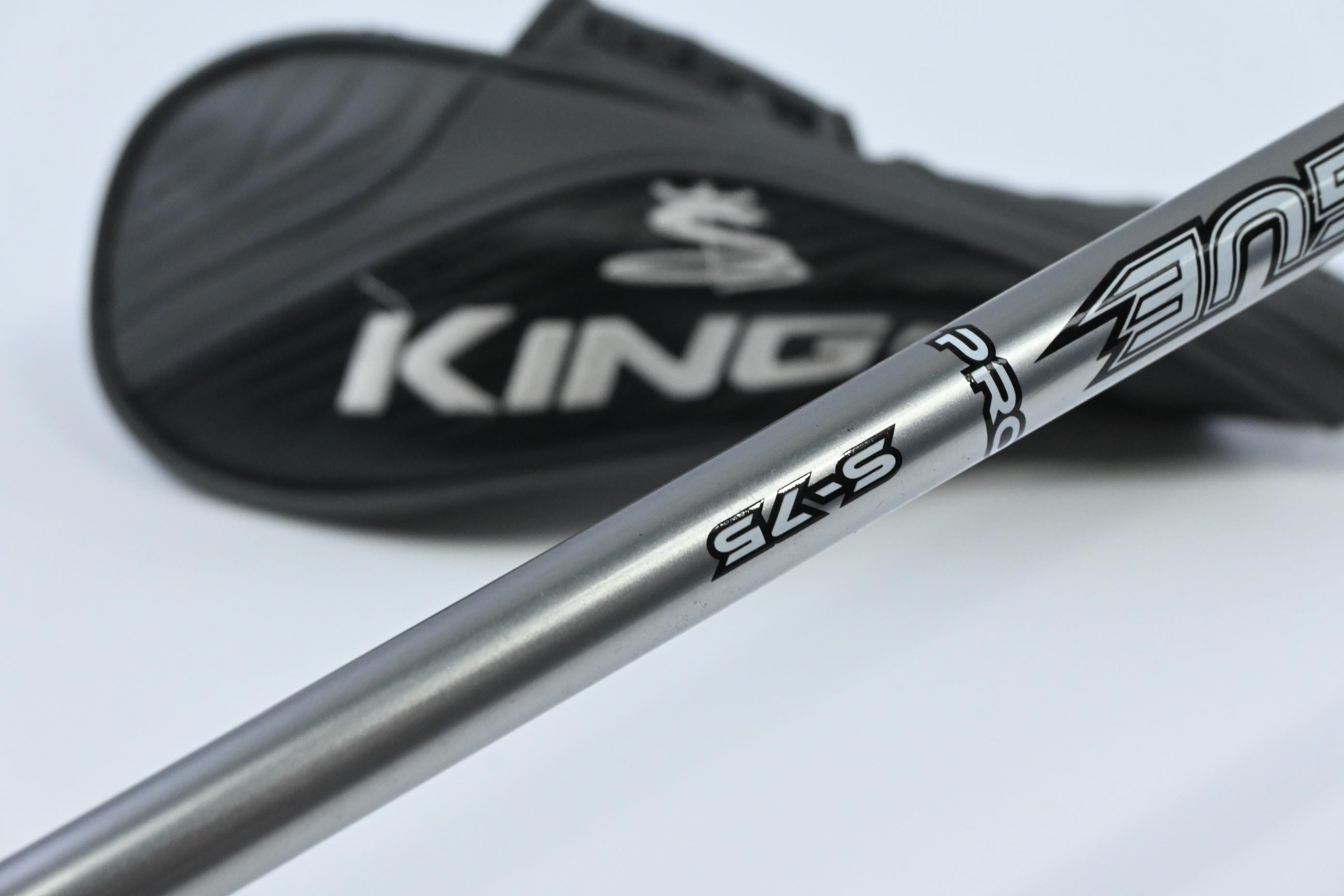 Cobra King F8 #2 Hybrid / 17 Degree / Stiff Flex Aldila Rogue Pro 75 Shaft