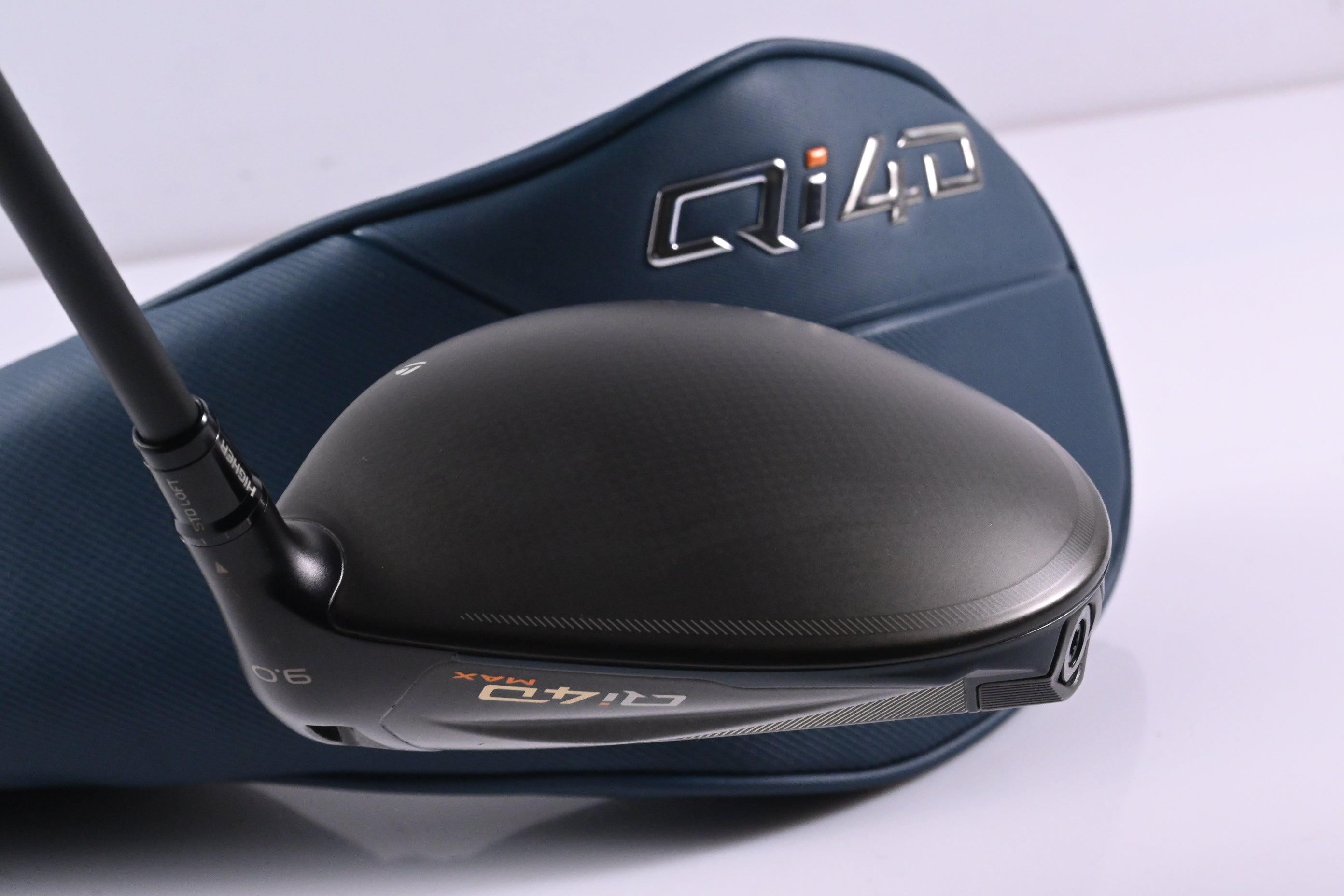 Taylormade Qi4D Max Driver / 9 Degree / Regular Flex Fujikura Ventus Blue 5