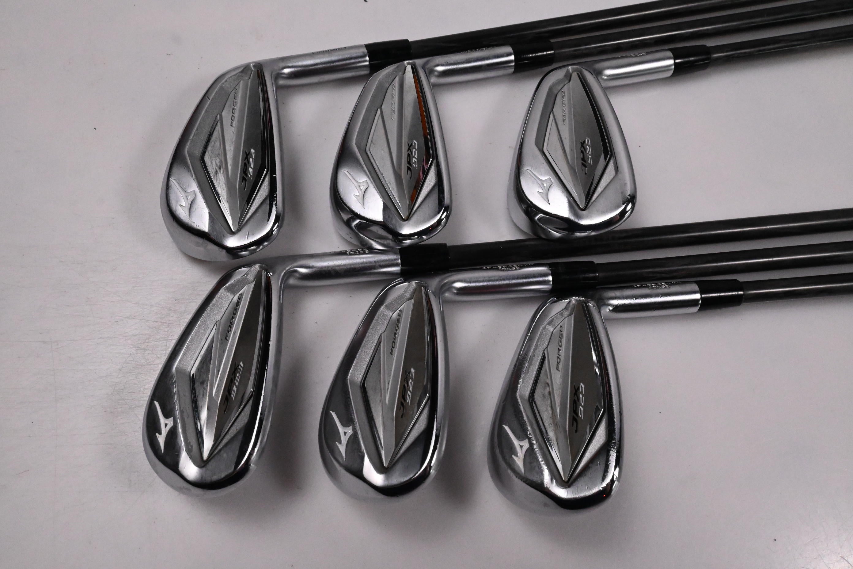 Mizuno JPX 923 Forged Irons / 6-PW+GW / Regular Flex Baddazz 65 Shafts