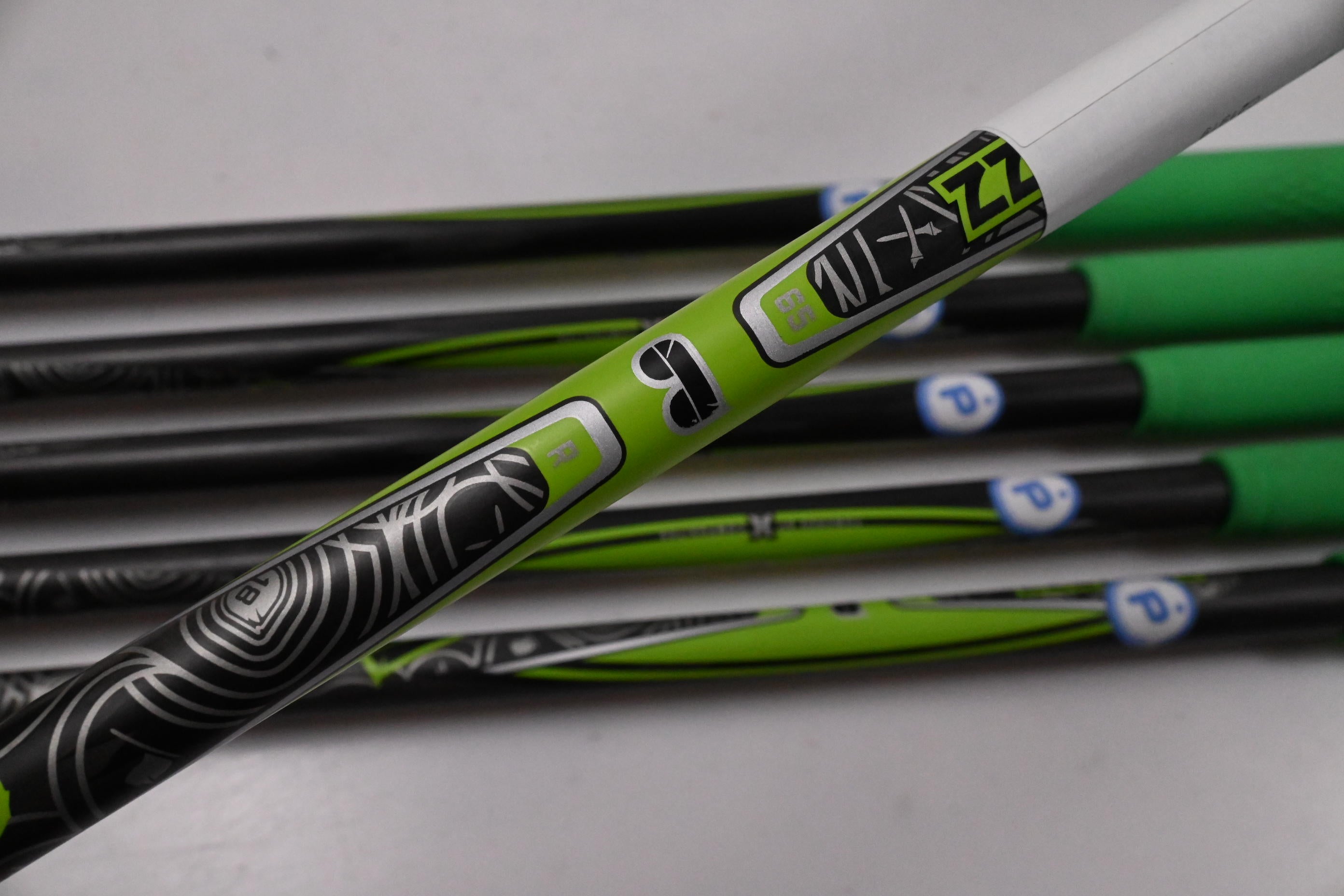 Mizuno JPX 923 Forged Irons / 6-PW+GW / Regular Flex Baddazz 65 Shafts