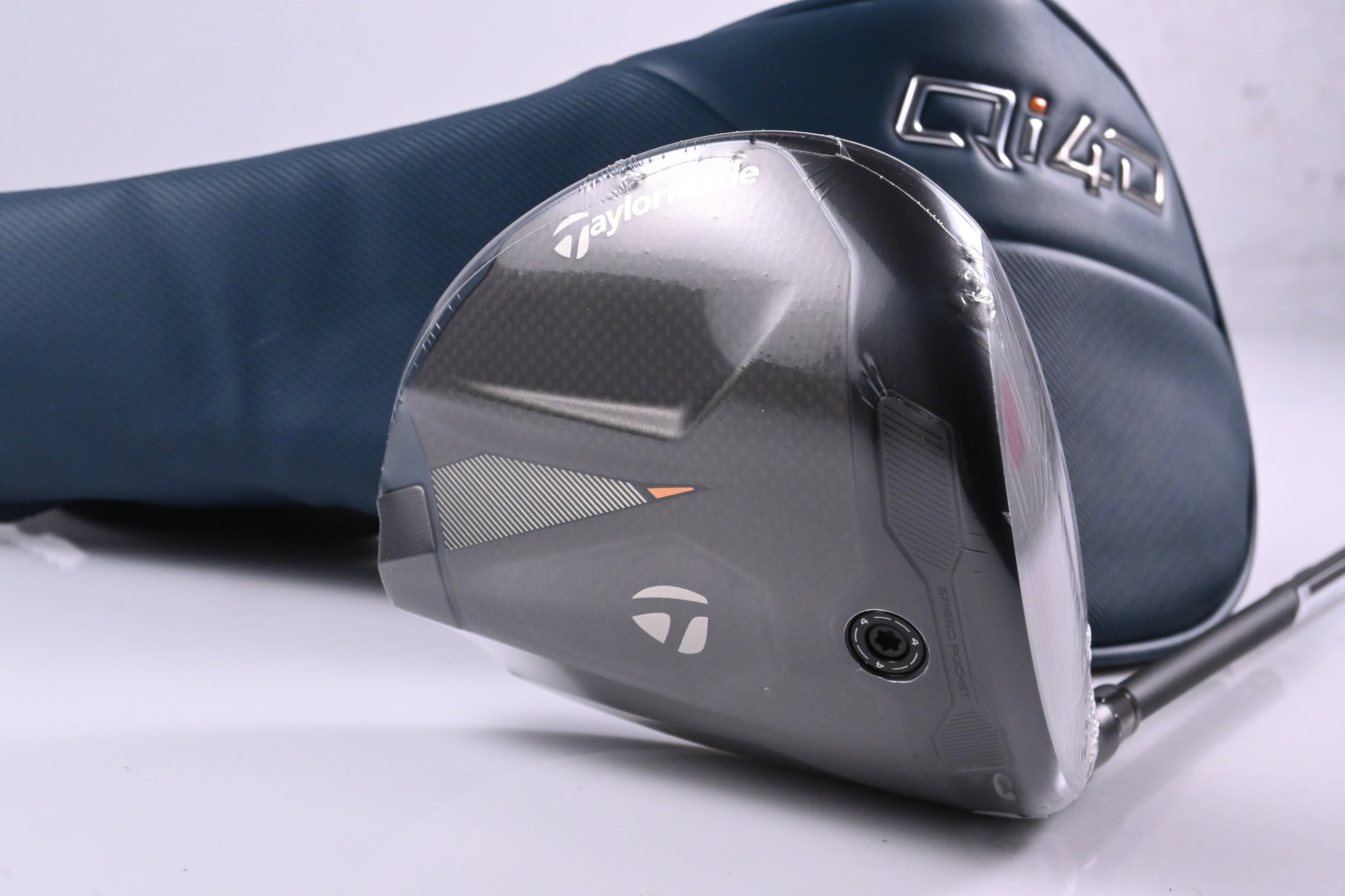 Taylormade Qi4D Max Driver / 10.5 Degree / Regular Flex Reax Blue 50 Shaft