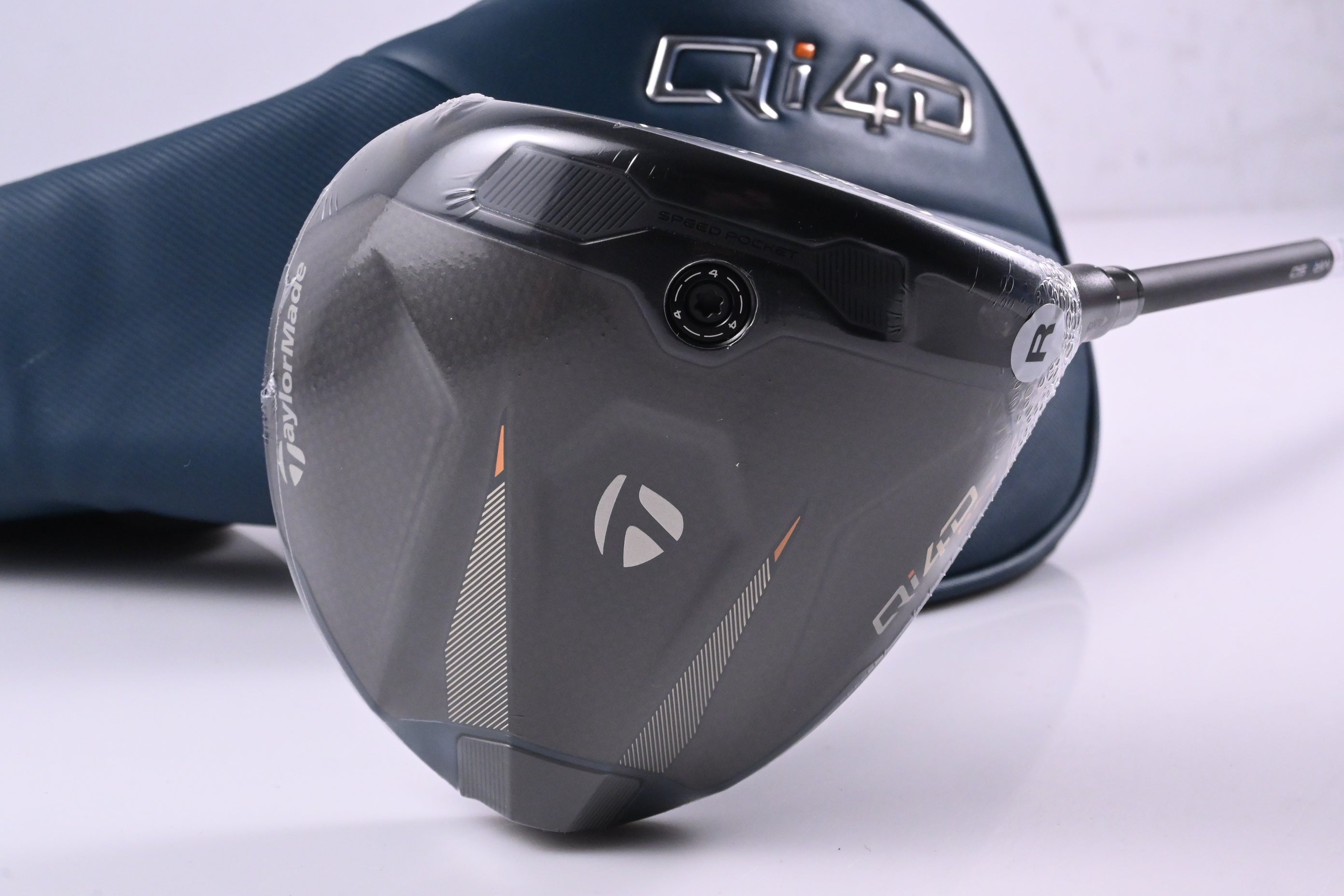 Taylormade Qi4D Max Driver / 10.5 Degree / Regular Flex Reax Blue 50 Shaft