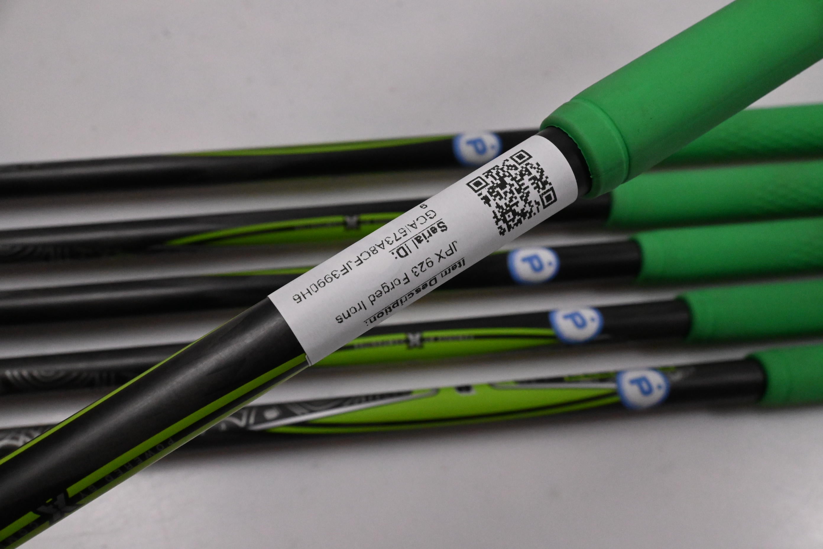 Mizuno JPX 923 Forged Irons / 6-PW+GW / Regular Flex Baddazz 65 Shafts