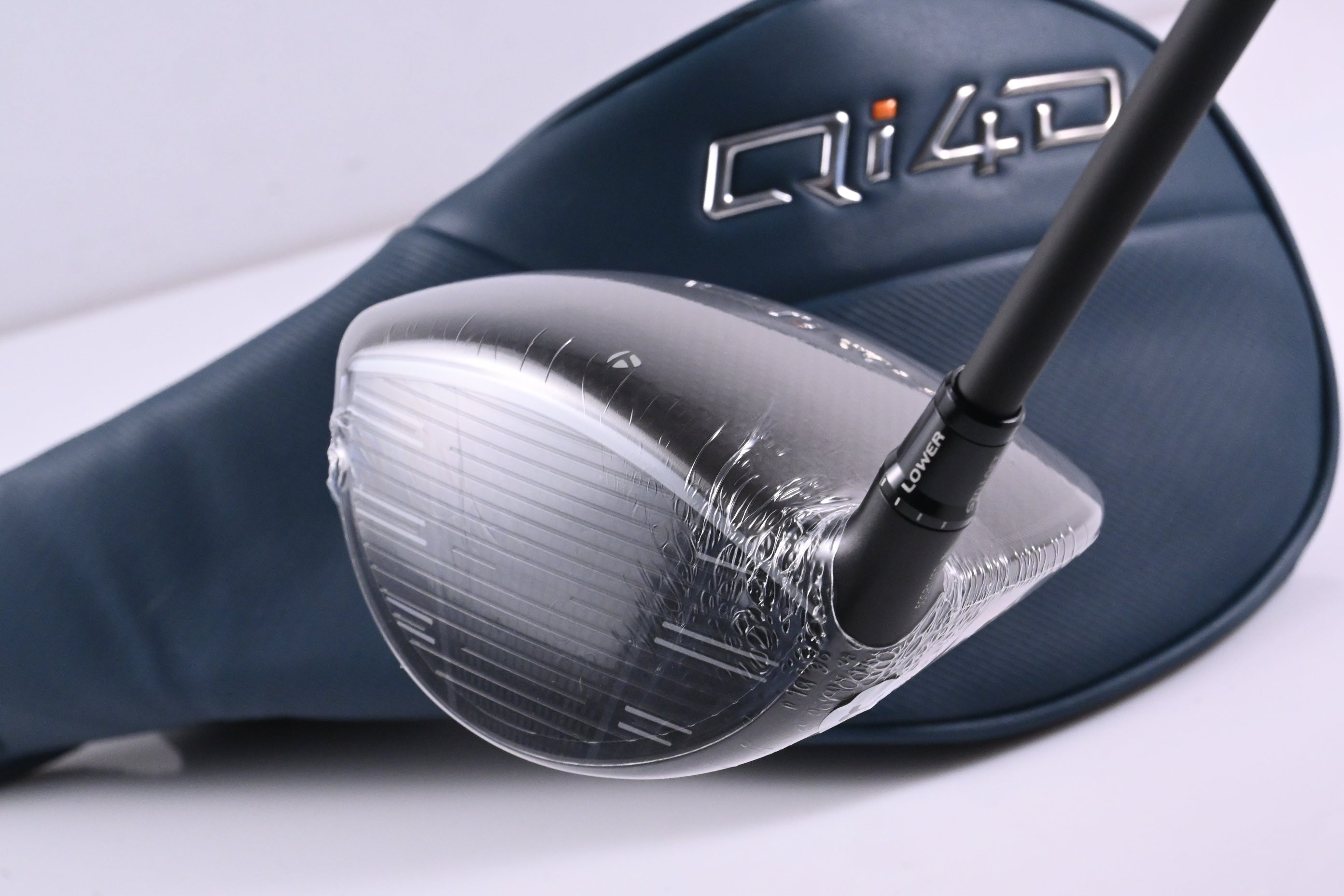 Taylormade Qi4D Max Driver / 10.5 Degree / Regular Flex Reax Blue 50 Shaft