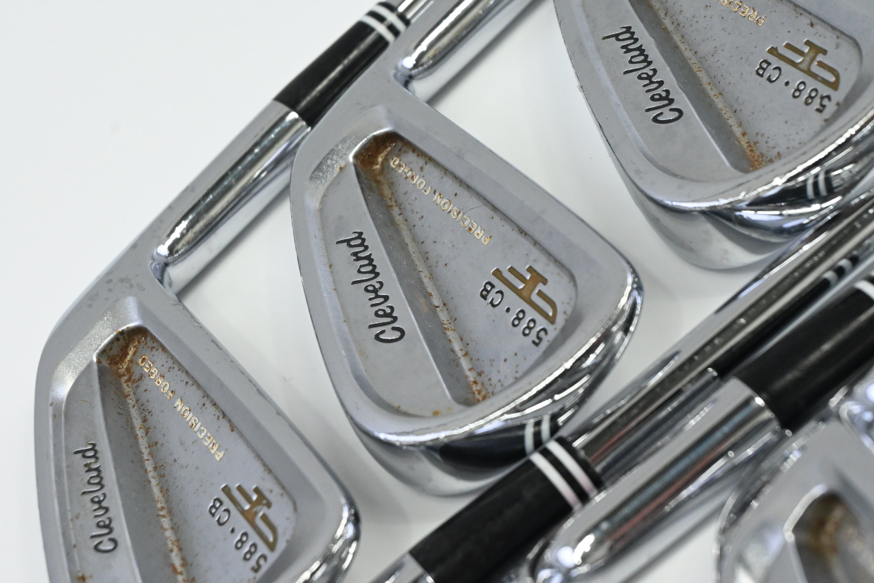 Cleveland 588 CB Forged Irons / 3-9 / Stiff Flex Dynamic Gold S300 Shafts