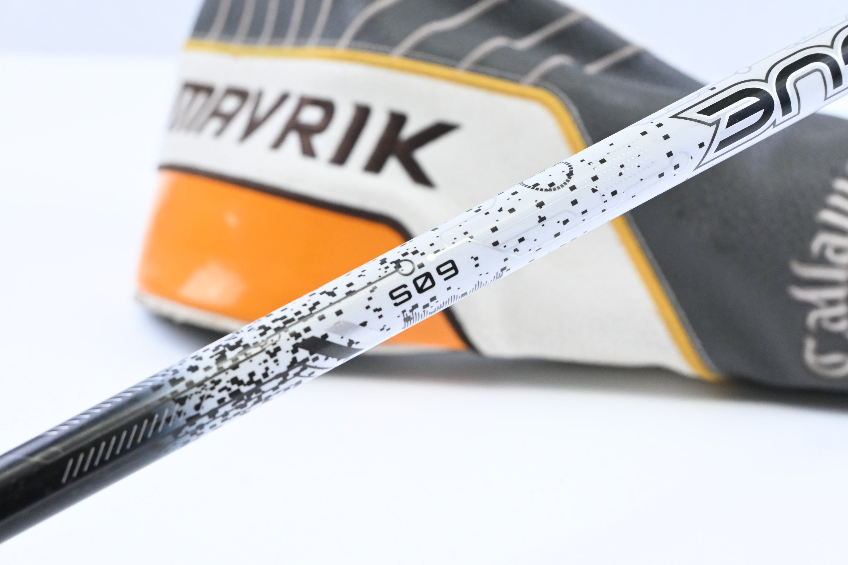 Callaway Mavrik Driver / 10.5 Degree / Stiff Flex Aldila Rogue White 130 MSI 60
