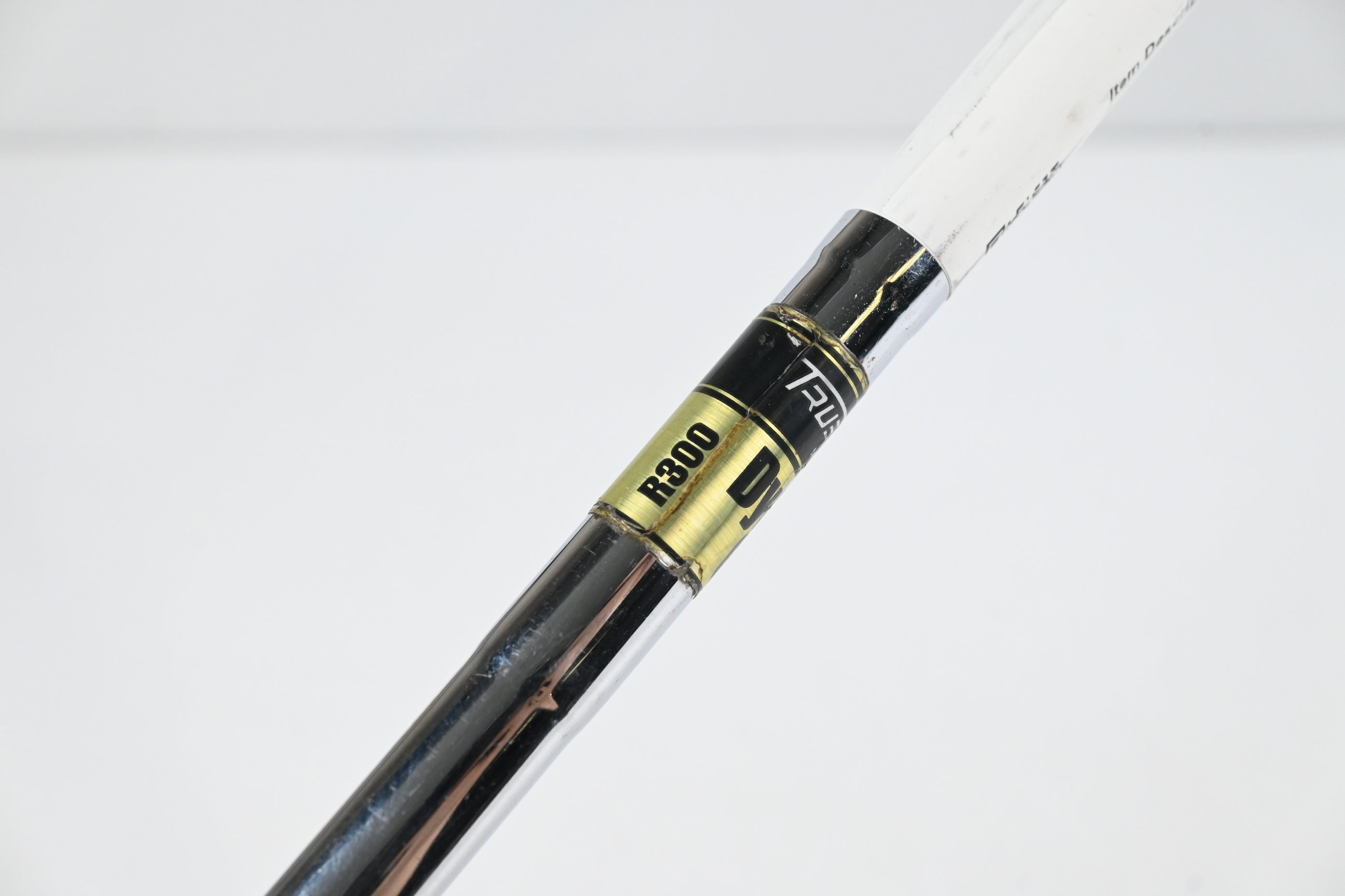 Taylormade R11 #9 Iron / Regular Flex Dynamic Gold R300 Shaft