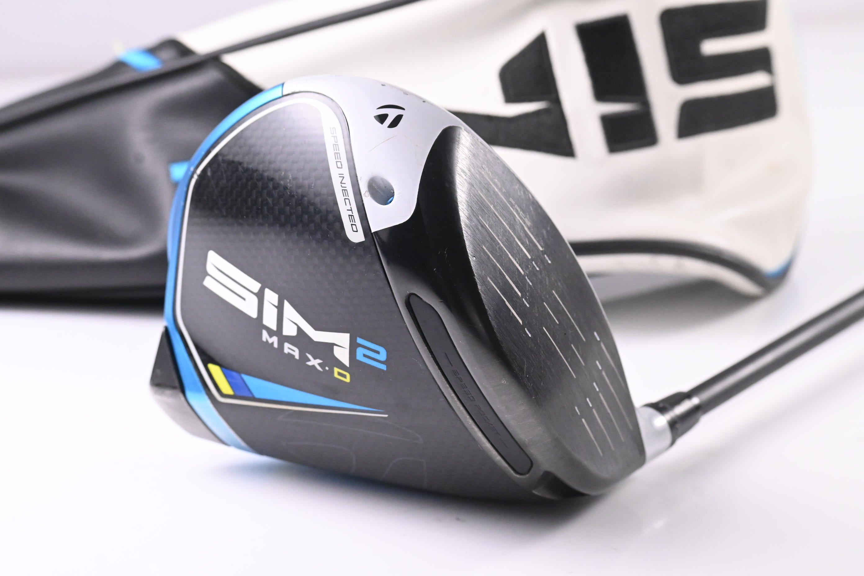 Taylormade SIM2 Max D Driver / 9 Degree / Regular Flex Kai'li Blue CB DarkWave