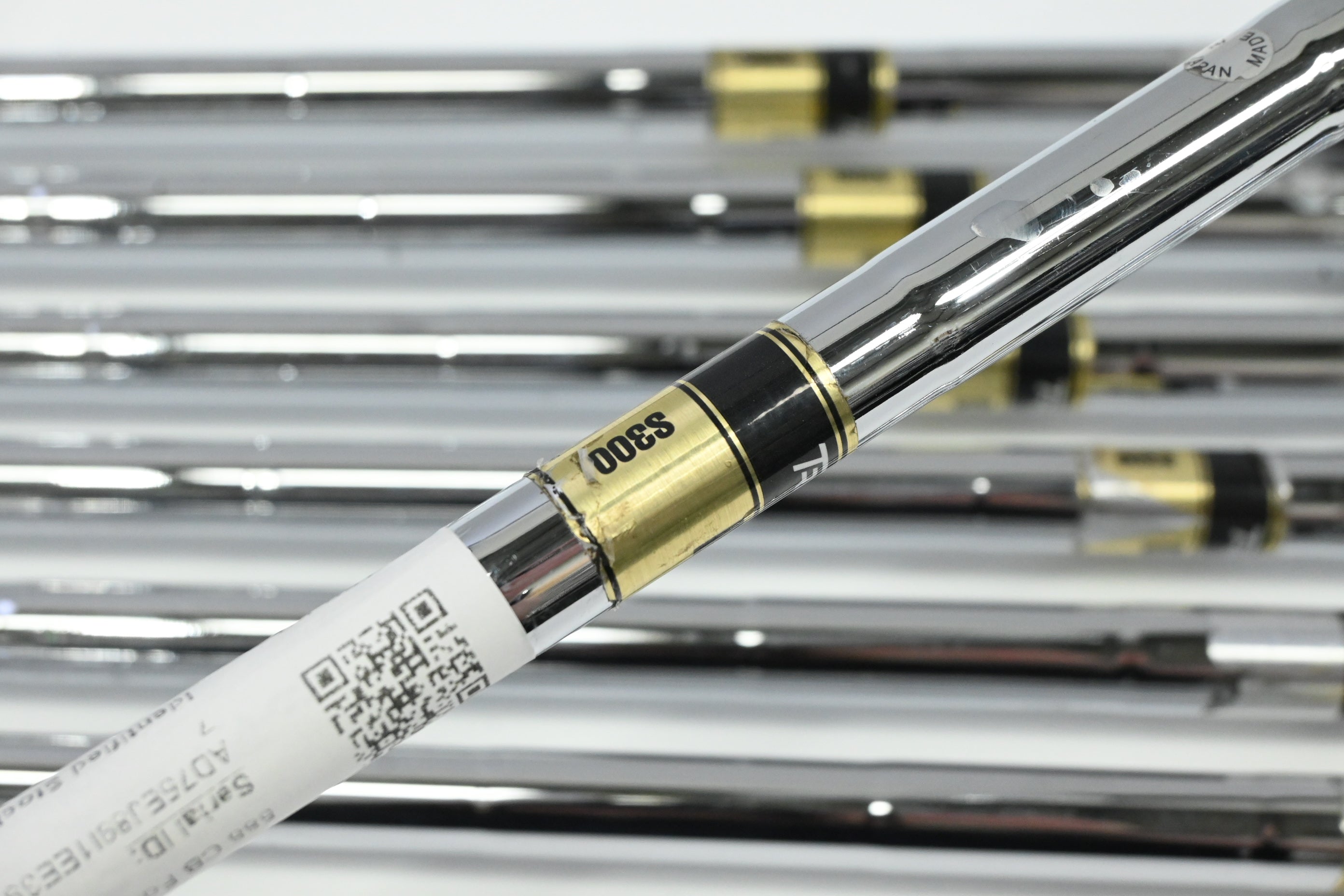 Cleveland 588 CB Forged Irons / 3-9 / Stiff Flex Dynamic Gold S300 Shafts