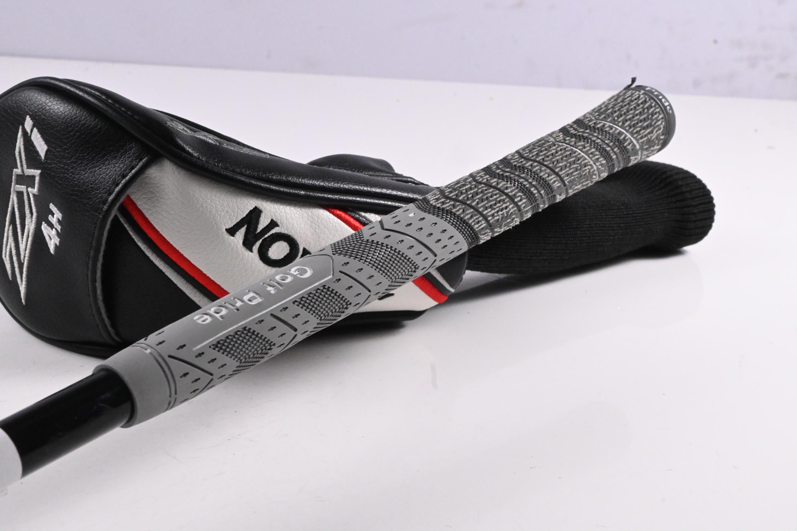 Srixon ZXi #4 Hybrid / 22 Degree / X-Flex Aldila Ascent Black 100 Shaft