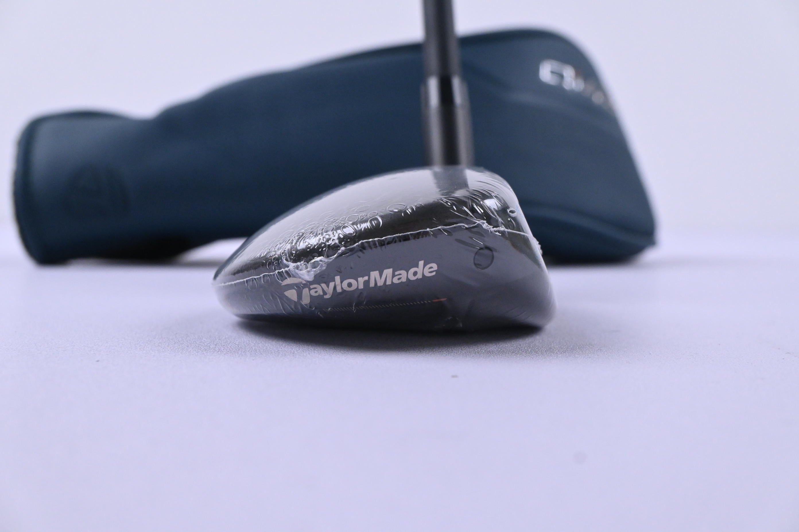 Taylormade Qi4D Max #4 Hybrid / 23 Degree / Regular Flex KBS REAX 50 Shaft