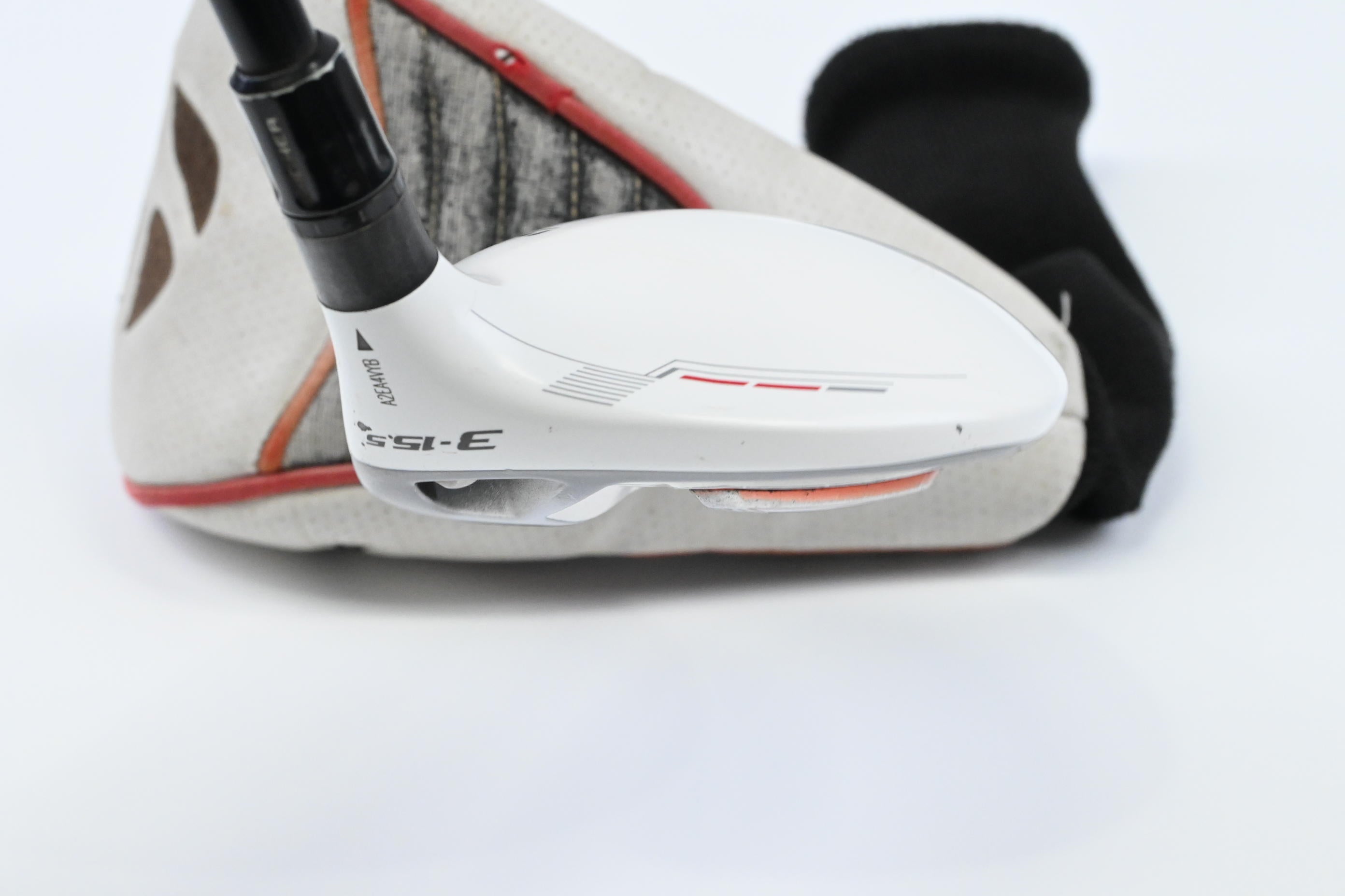 Taylormade R11 #3 Wood / 15.5 Degree / Regular Flex Fujikura Blur 70 Shaft