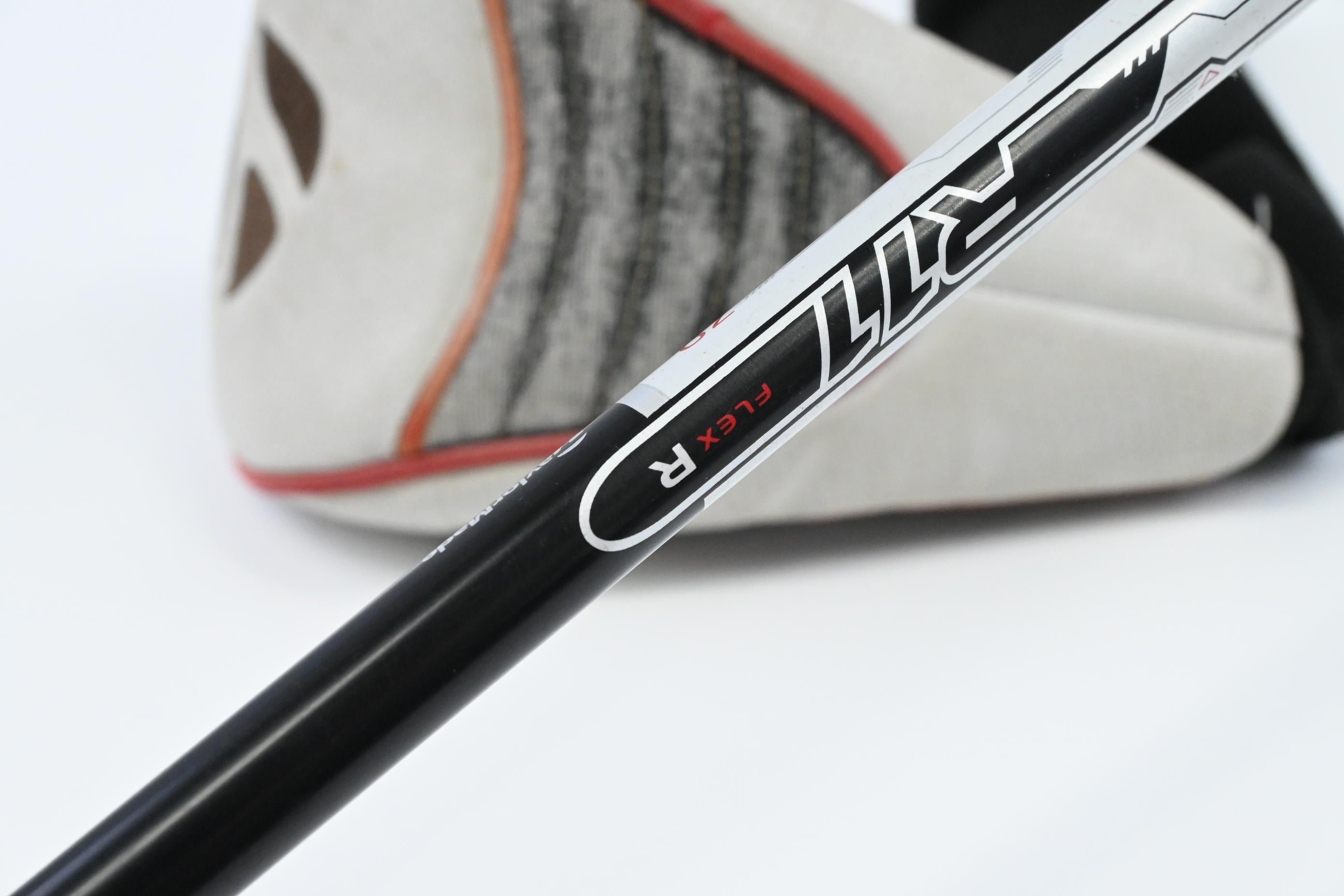Taylormade R11 #3 Wood / 15.5 Degree / Regular Flex Fujikura Blur 70 Shaft