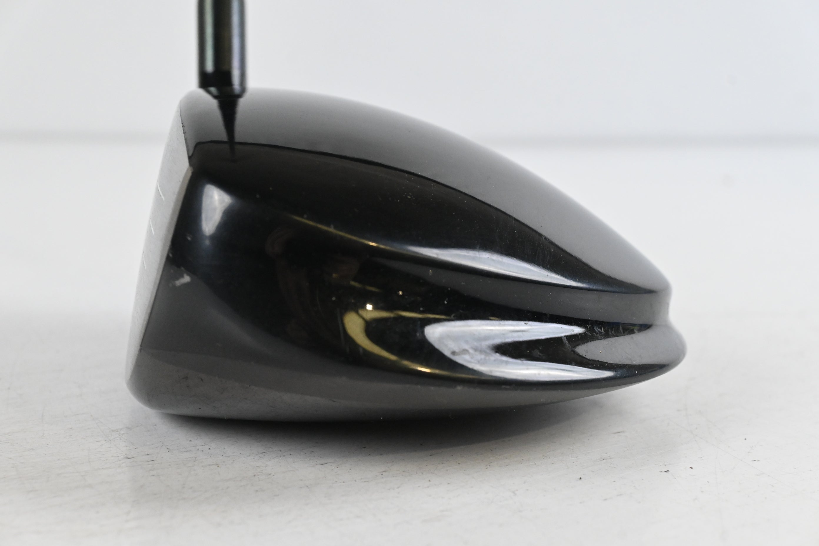 Left Hand Taylormade Tour Burner Driver / 10.5 Degree / Stiff Flex REAX 60 Shaft