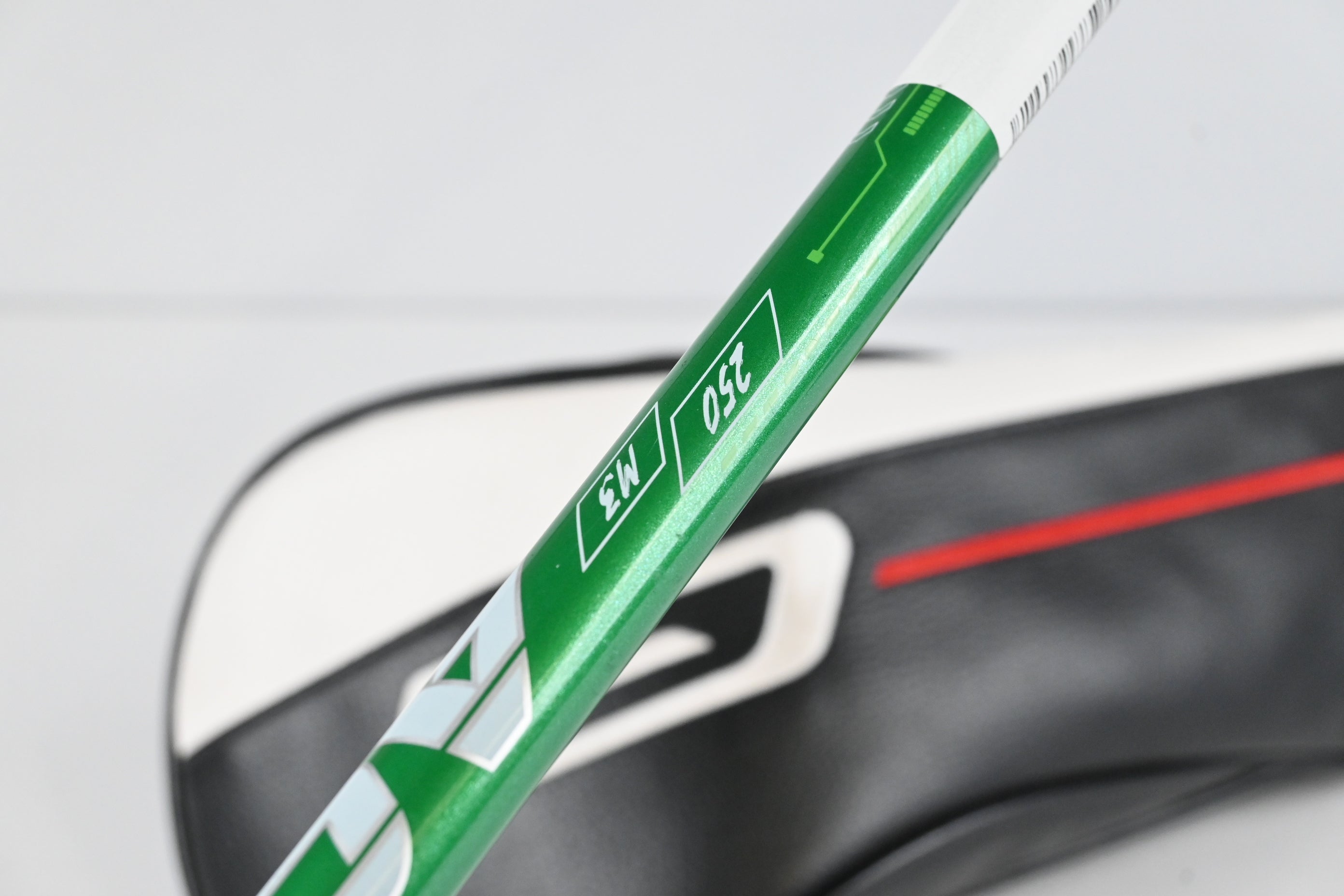 Titleist GT2 Driver / 9 Degree / Stiff Flex Accra GX 250 Shaft
