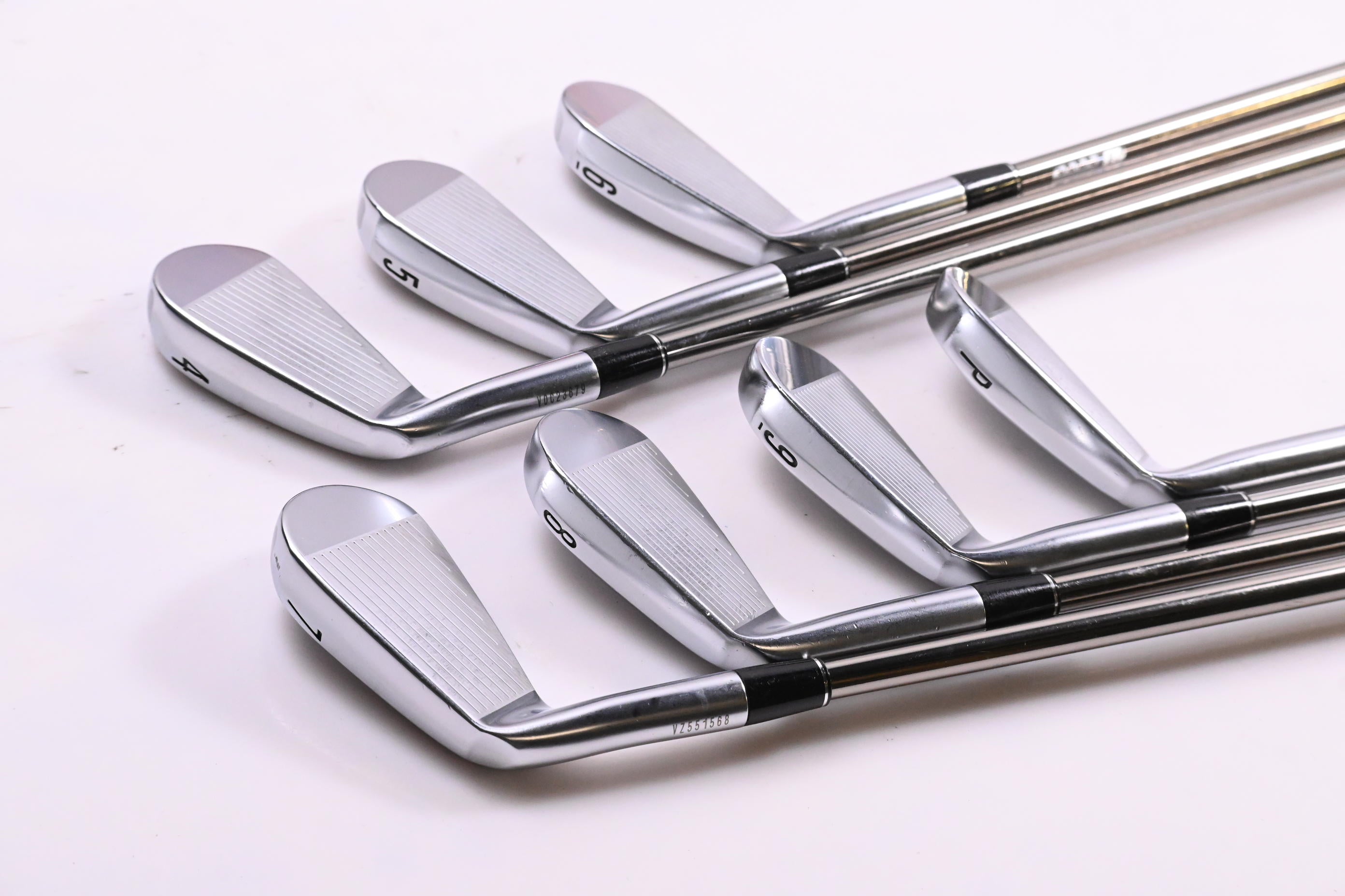 Srixon ZXi7 Irons / 4-PW / Regular Flex UST Recoil 95 Shafts