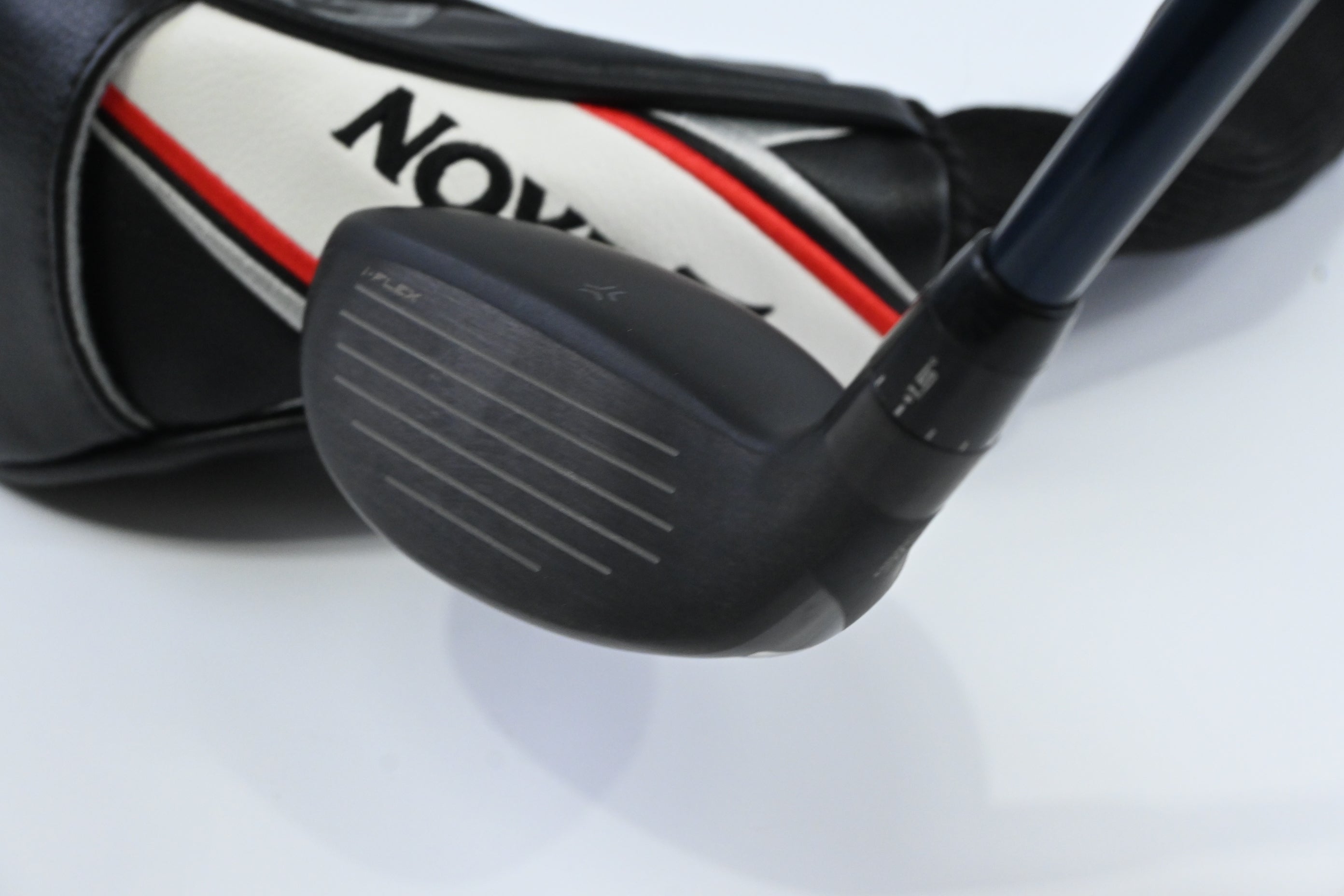 Srixon ZXi #4 Hybrid / 22 Degree / Regular Flex Fujikura Ventus TR Blue 7 Shaft