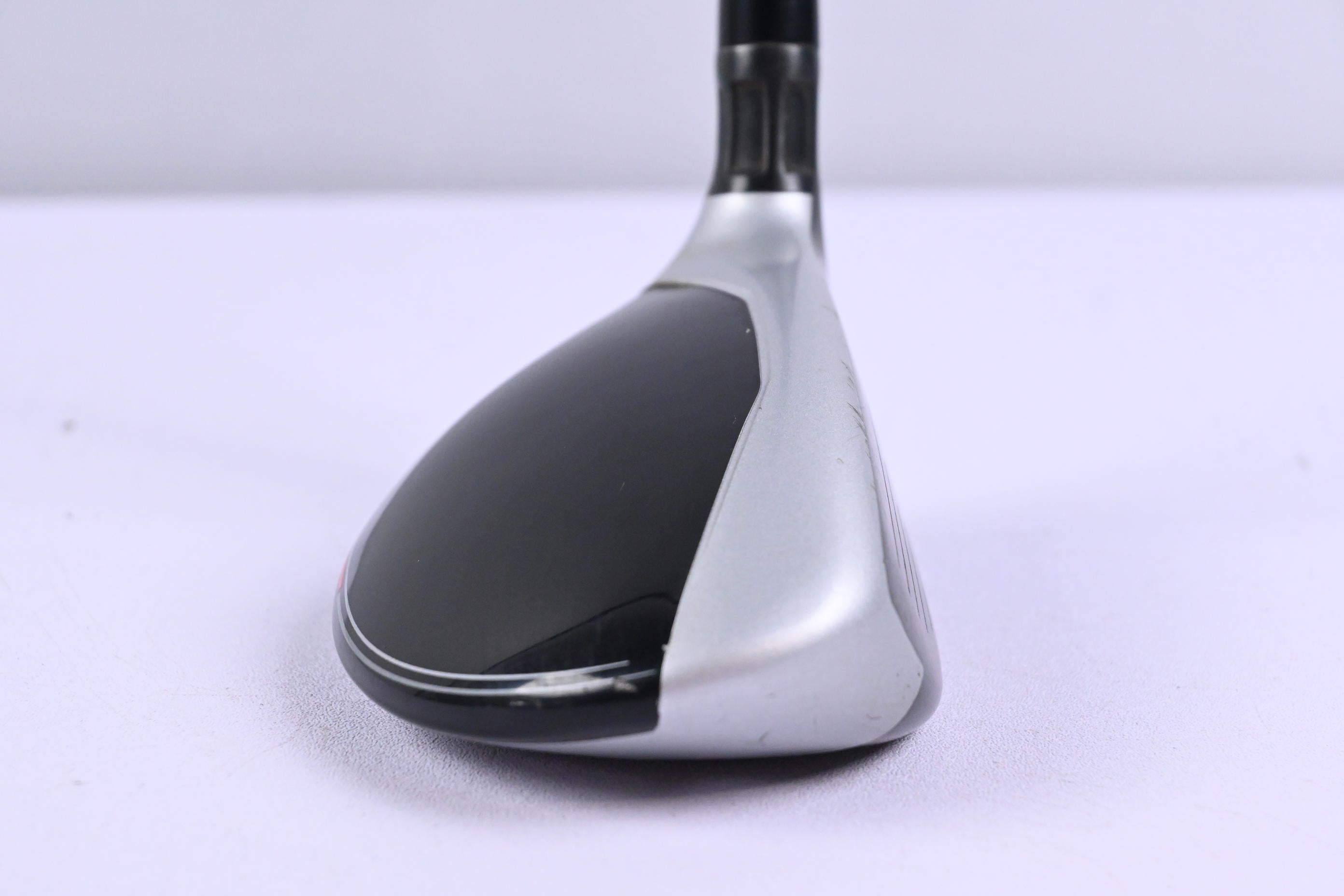 Taylormade M4 #3 Hybrid / 19 Degree / Stiff Flex Fujikura Atoms Red 7 Shaft