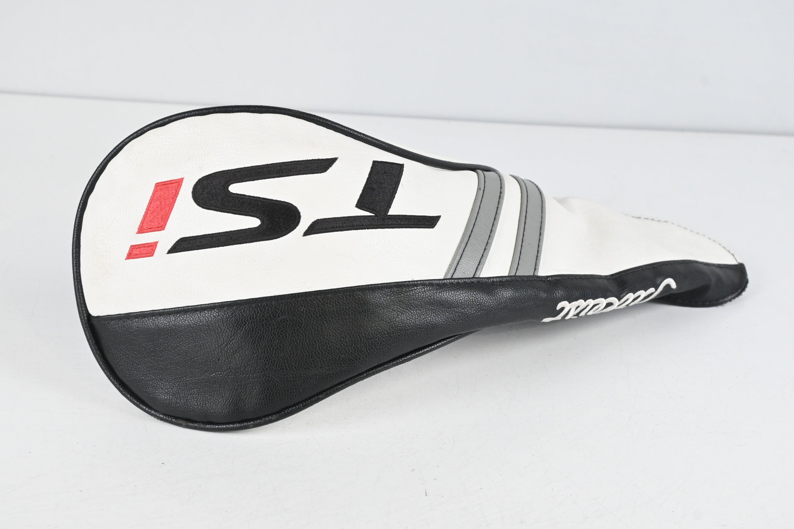 Titleist TSi2 Driver / 9 Degree / Stiff Flex HZRDUS Smoke Black RDX 60 Shaft