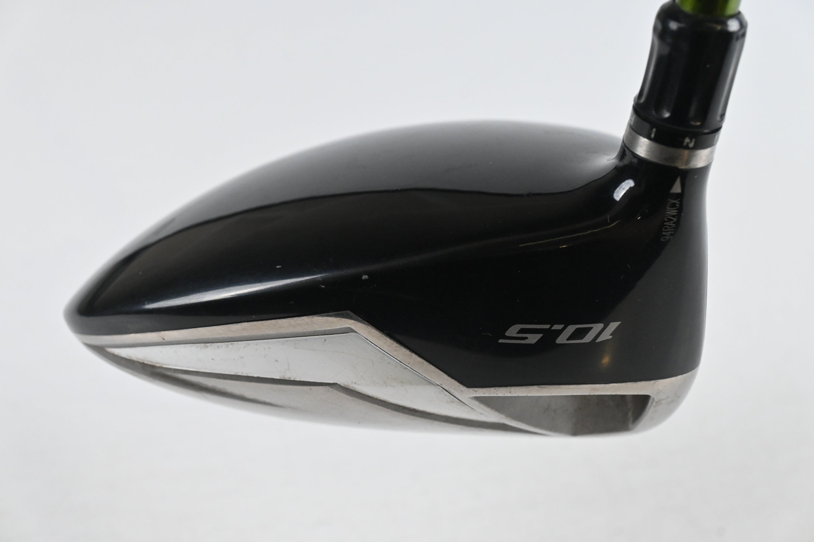 Left Hand Taylormade R9 460 Driver / 10.5 Degree / Regular Flex Aldila NV Green