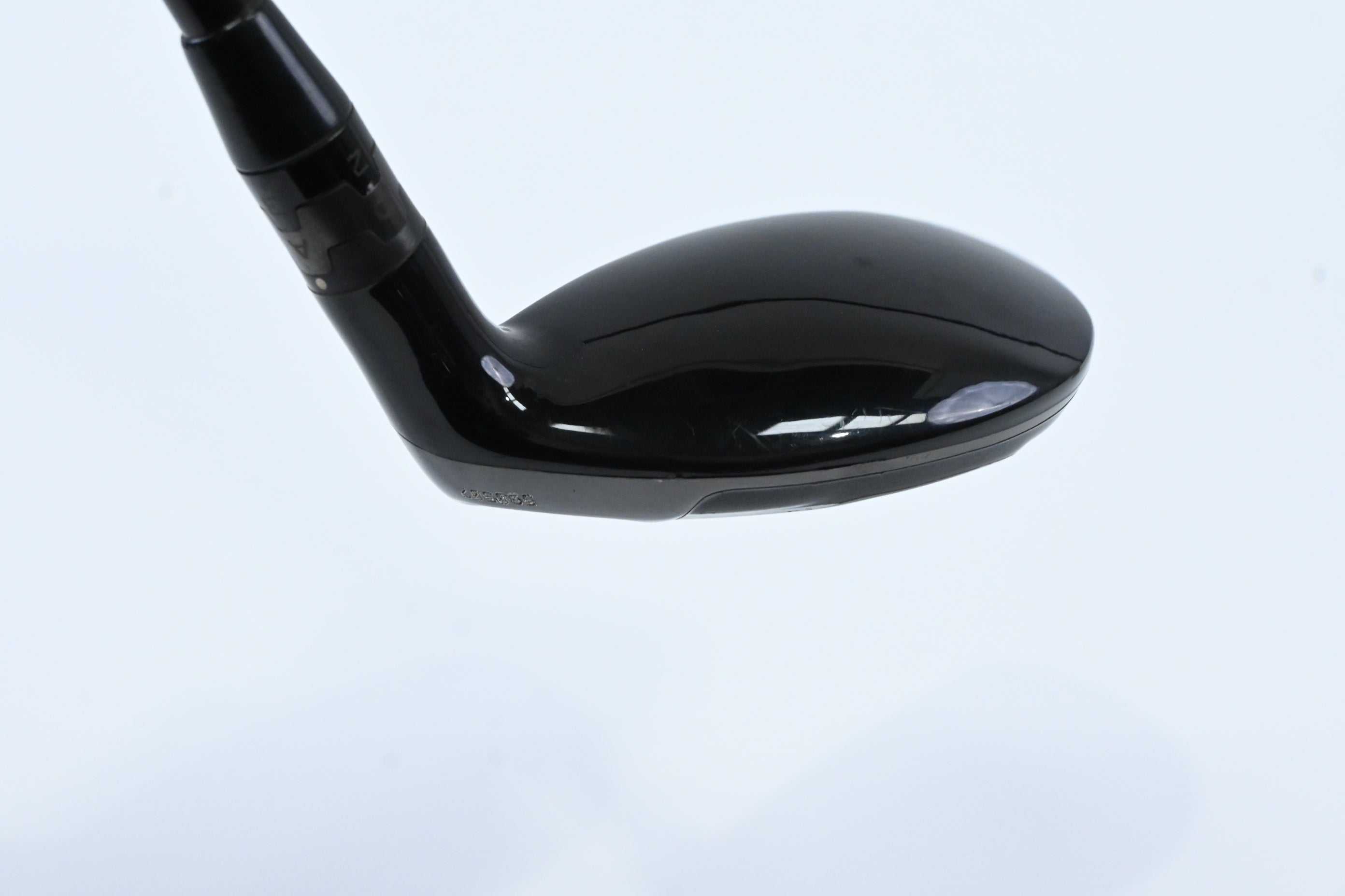 Titleist 910H #3 Hybrid / 19 Degree / Regular Flex Aldila Voodoo SVS8 Shaft