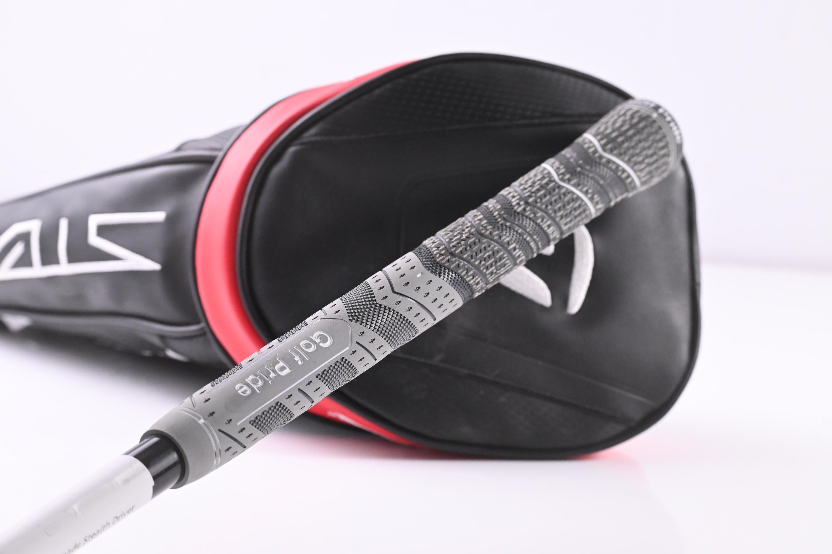 Taylormade Stealth Driver / 9 Degree / Regular Flex Fujikura Ventus Red 5 Shaft