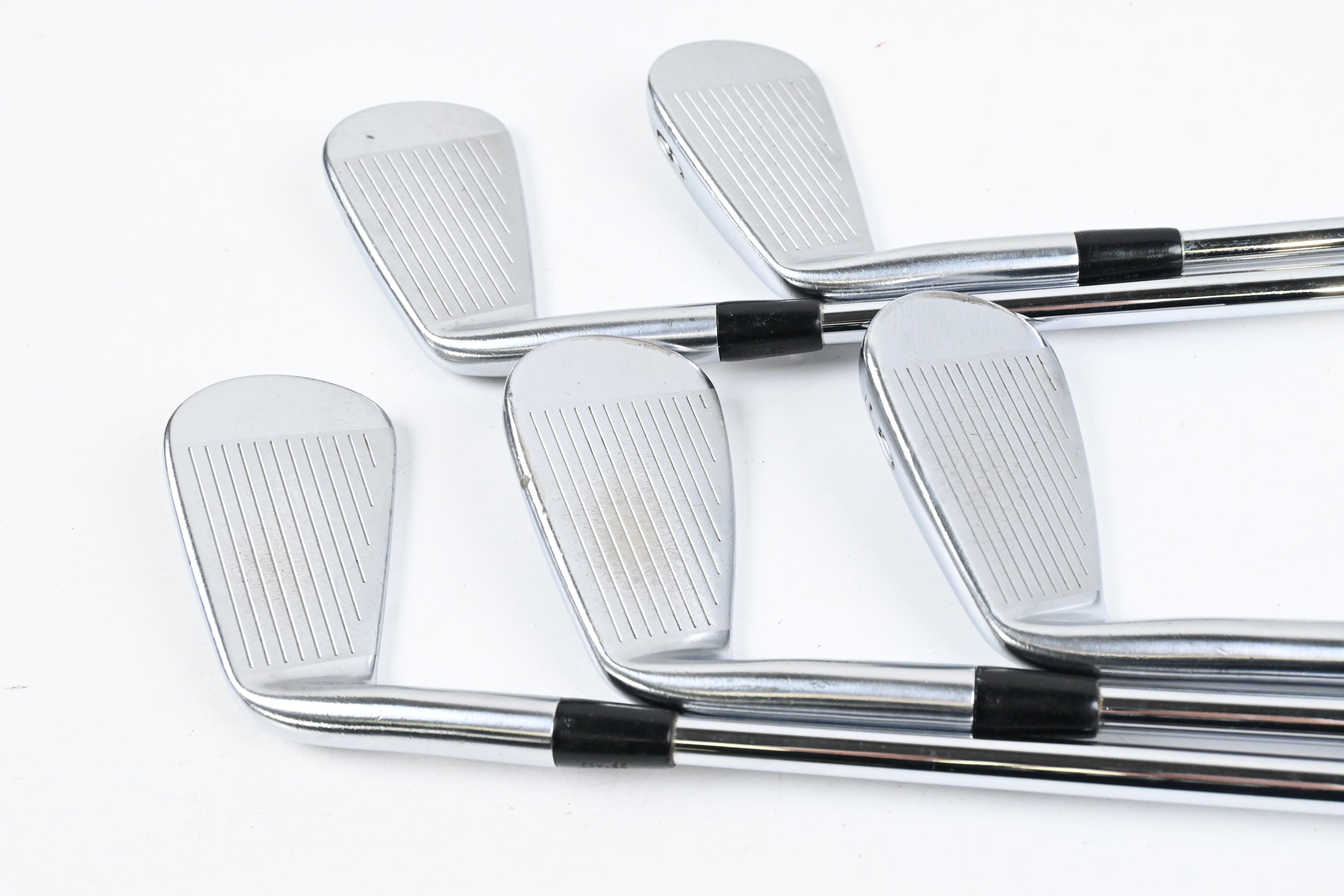 Titleist 714 MB Irons / 5-9i / Stiff Flex Dynamic Gold S300 Steel Shafts