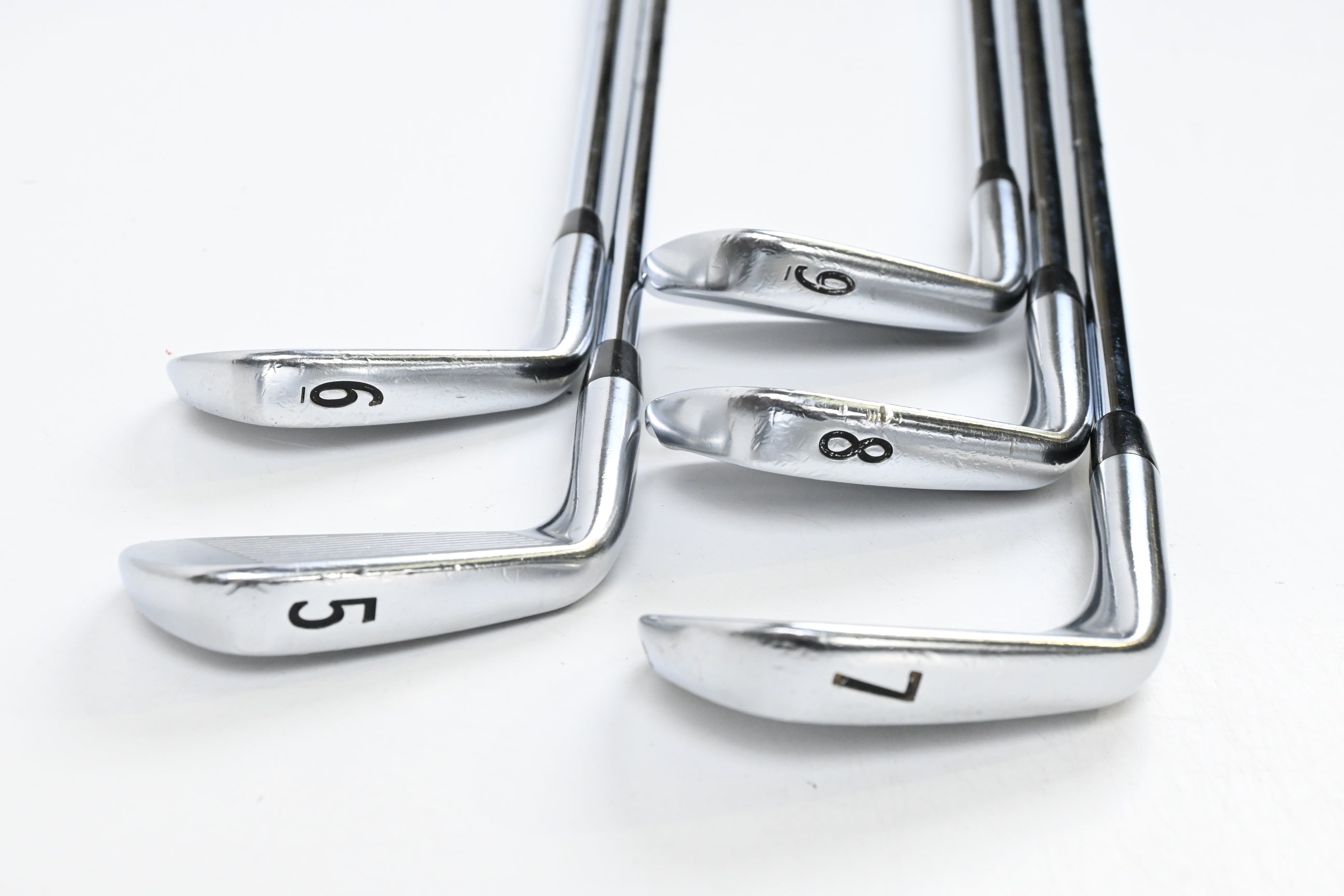 Titleist 714 MB Irons / 5-9i / Stiff Flex Dynamic Gold S300 Steel Shafts