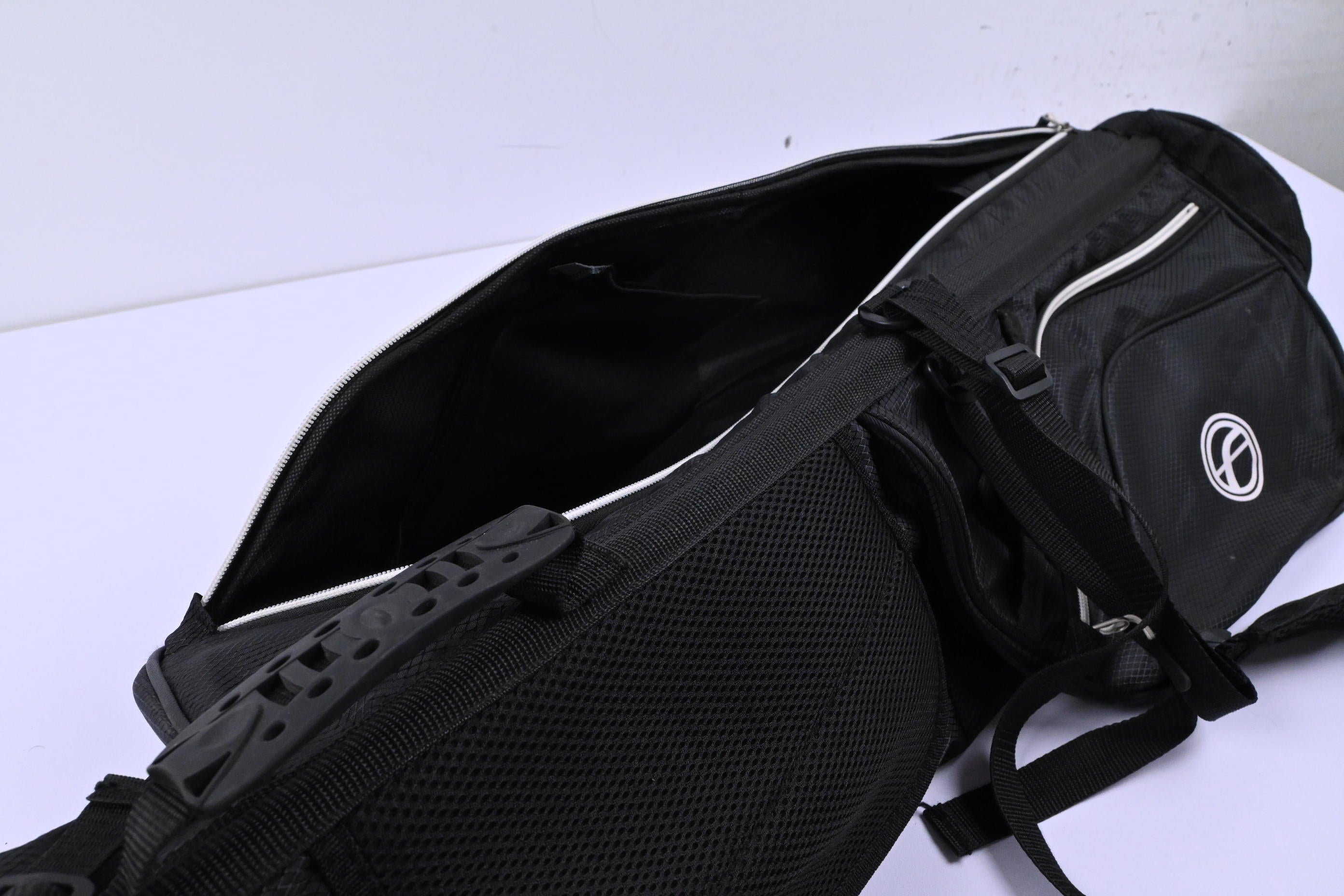 Fazer 1.5 Pencil Bag / 2-Way Divider / Black & White