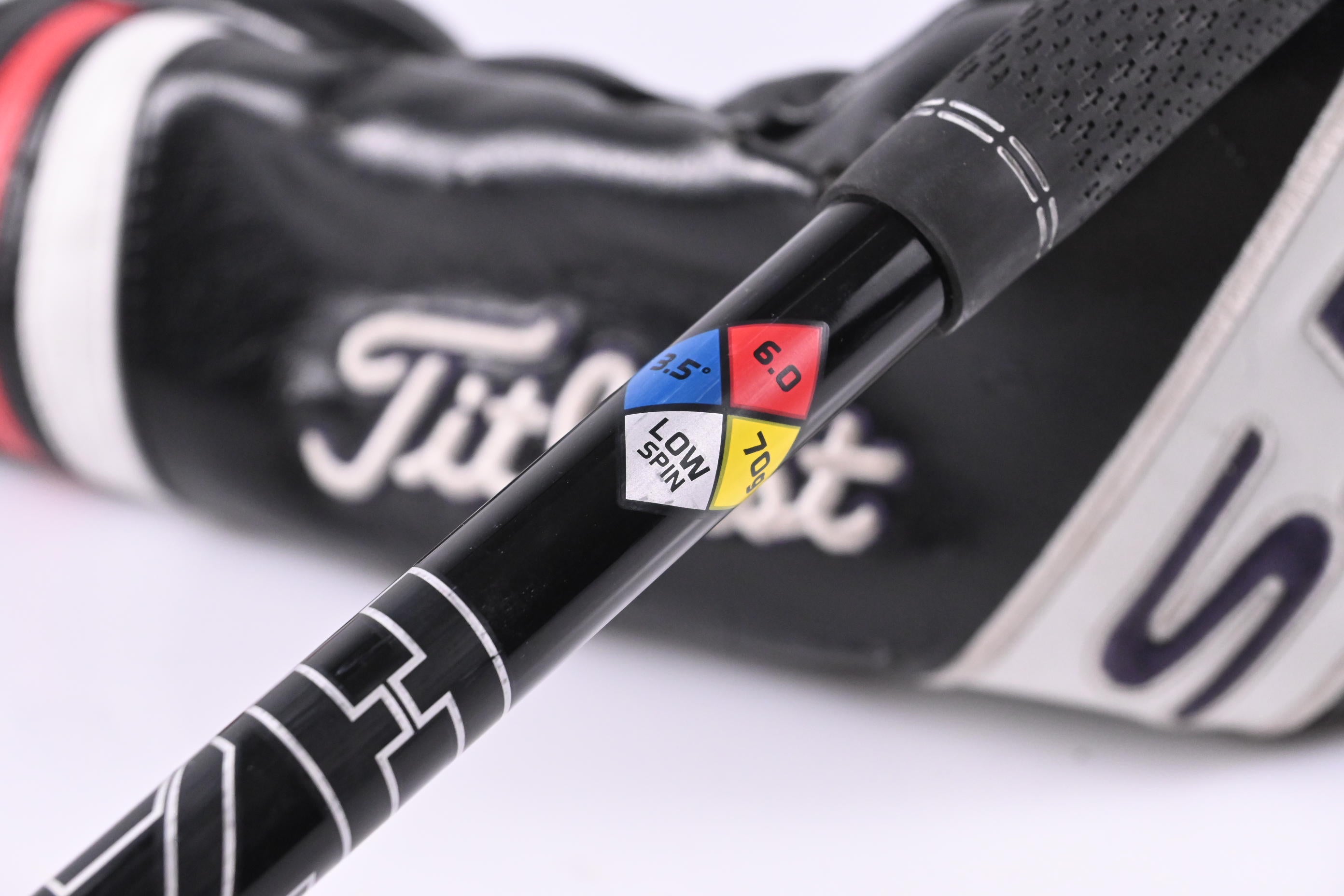 Titleist TSi2 #5 Wood / 18 Degree / Stiff Flex HZRDUS Smoke Black RDX 70 Shaft