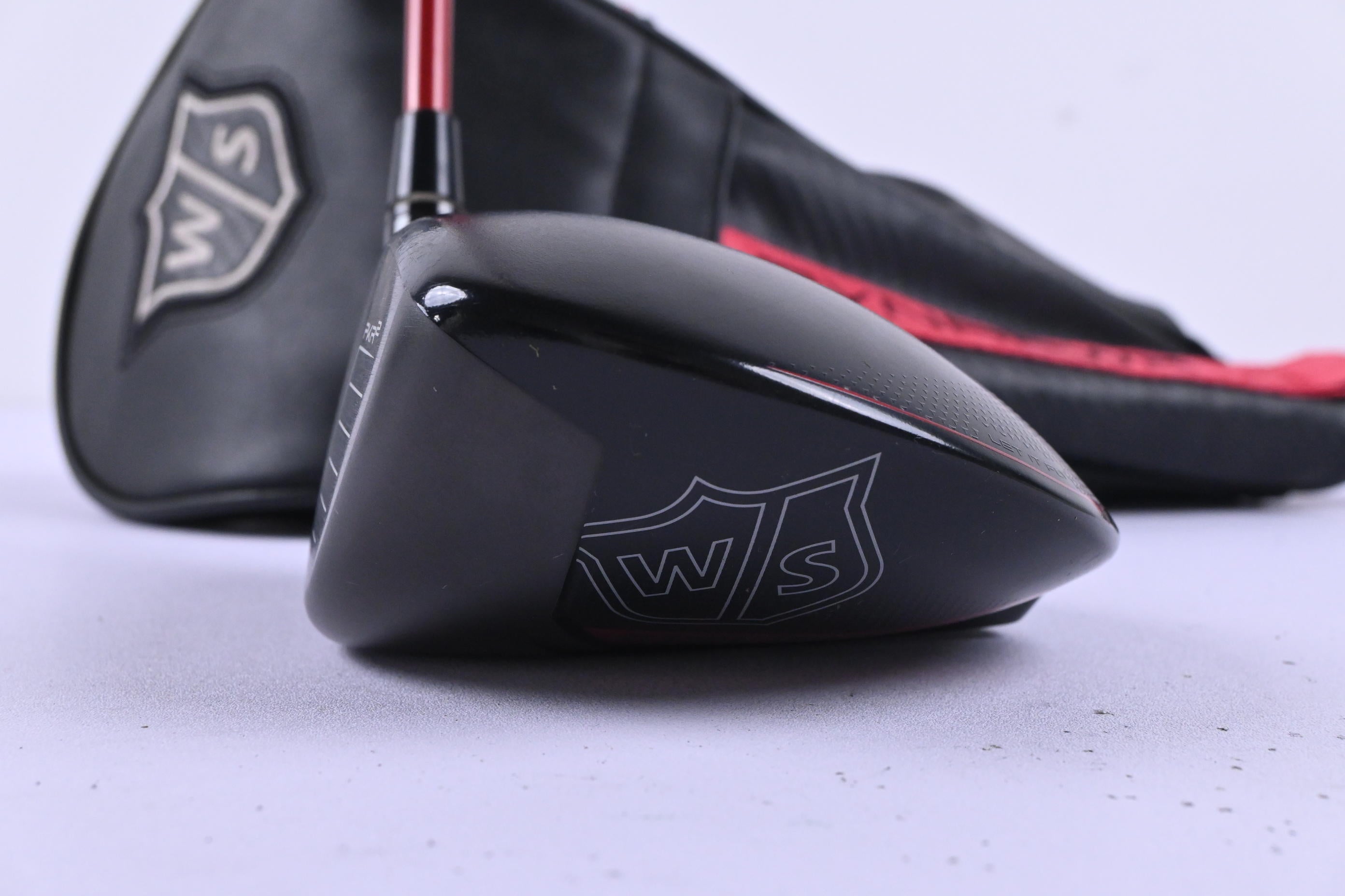 Left Hand Wilson Dynapower 2023 Driver / 10.5 Degree / Stiff Flex Denali Red 60