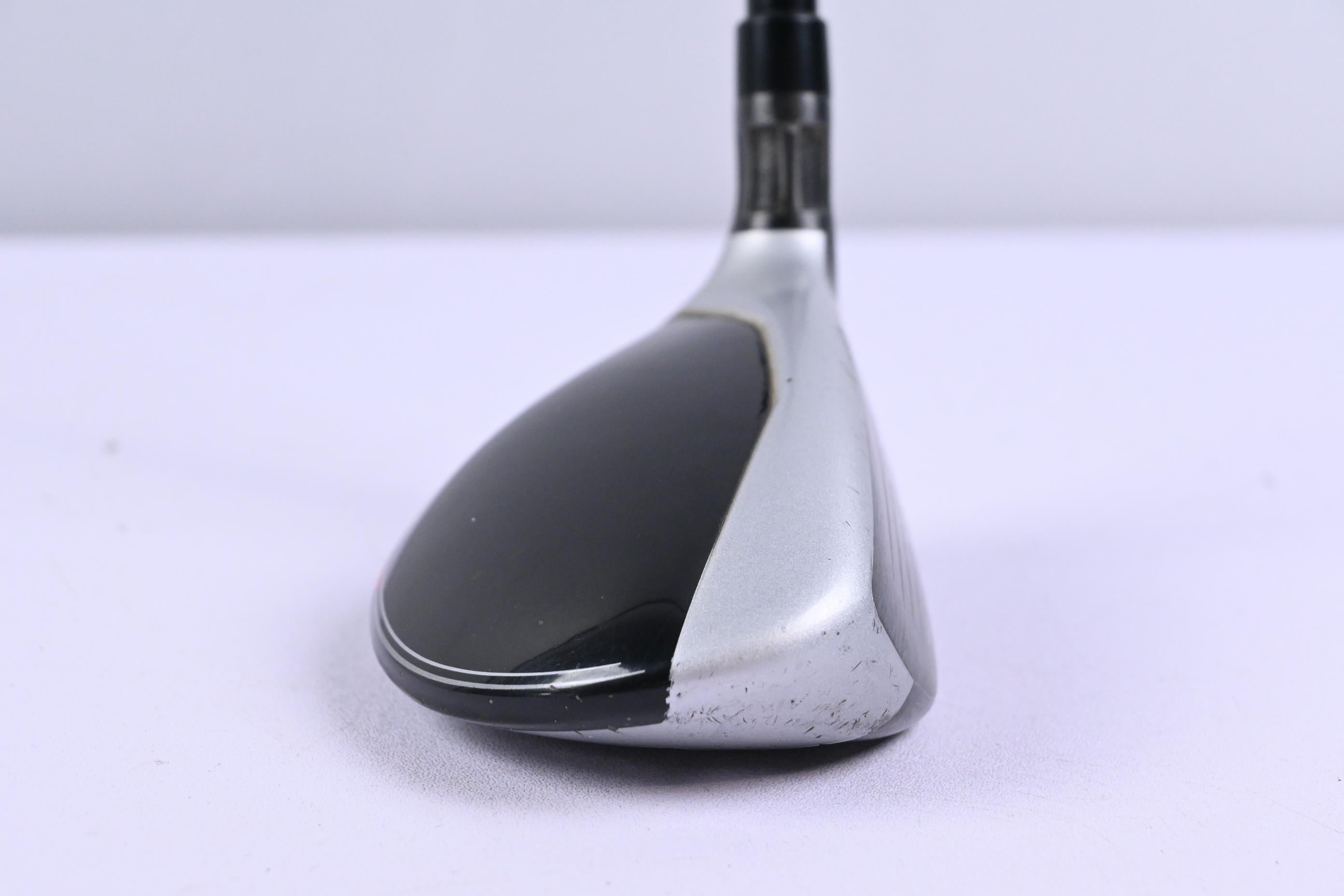Taylormade M4 #3 Hybrid / 19 Degree / Regular Flex Fujikura Atoms Red 6 Shaft