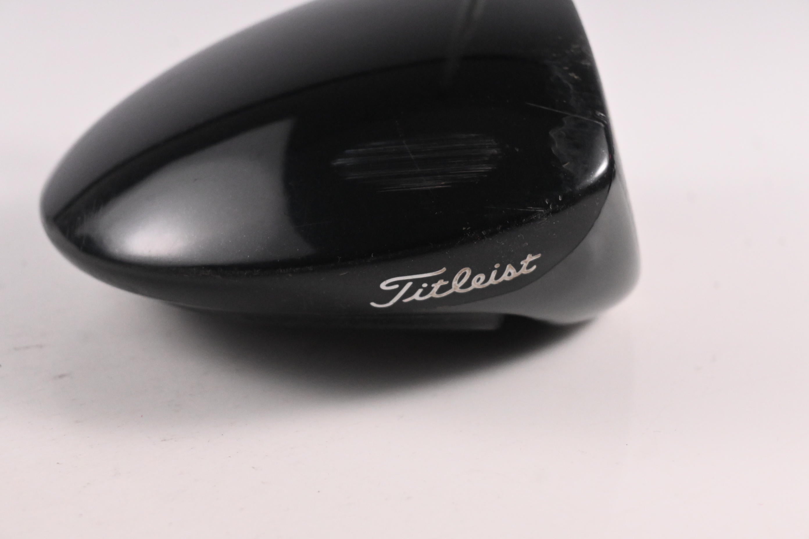 Titleist 915 D2 Driver / 10.5 Degree / Stiff Flex Aldila Rogue Silver 110 MSI 60