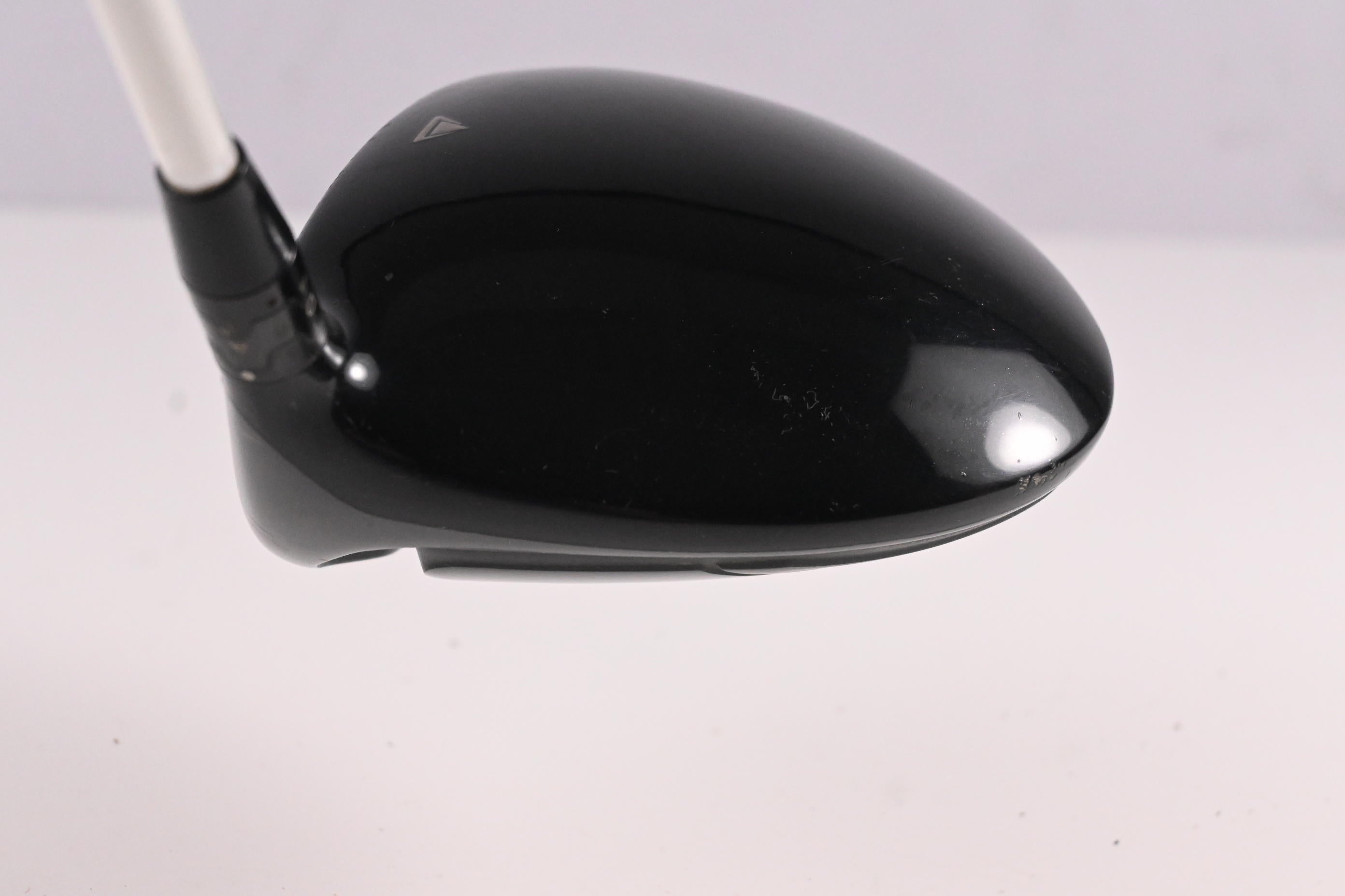 Titleist 915 D2 Driver / 10.5 Degree / Stiff Flex Aldila Rogue Silver 110 MSI 60