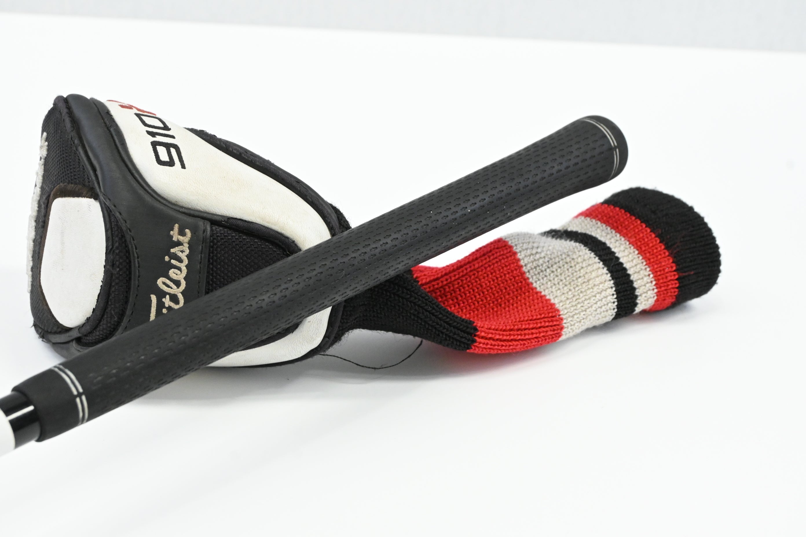 Titleist 910H #4 Hybrid / 24 Degree / Regular Flex Bassara 60 Shaft
