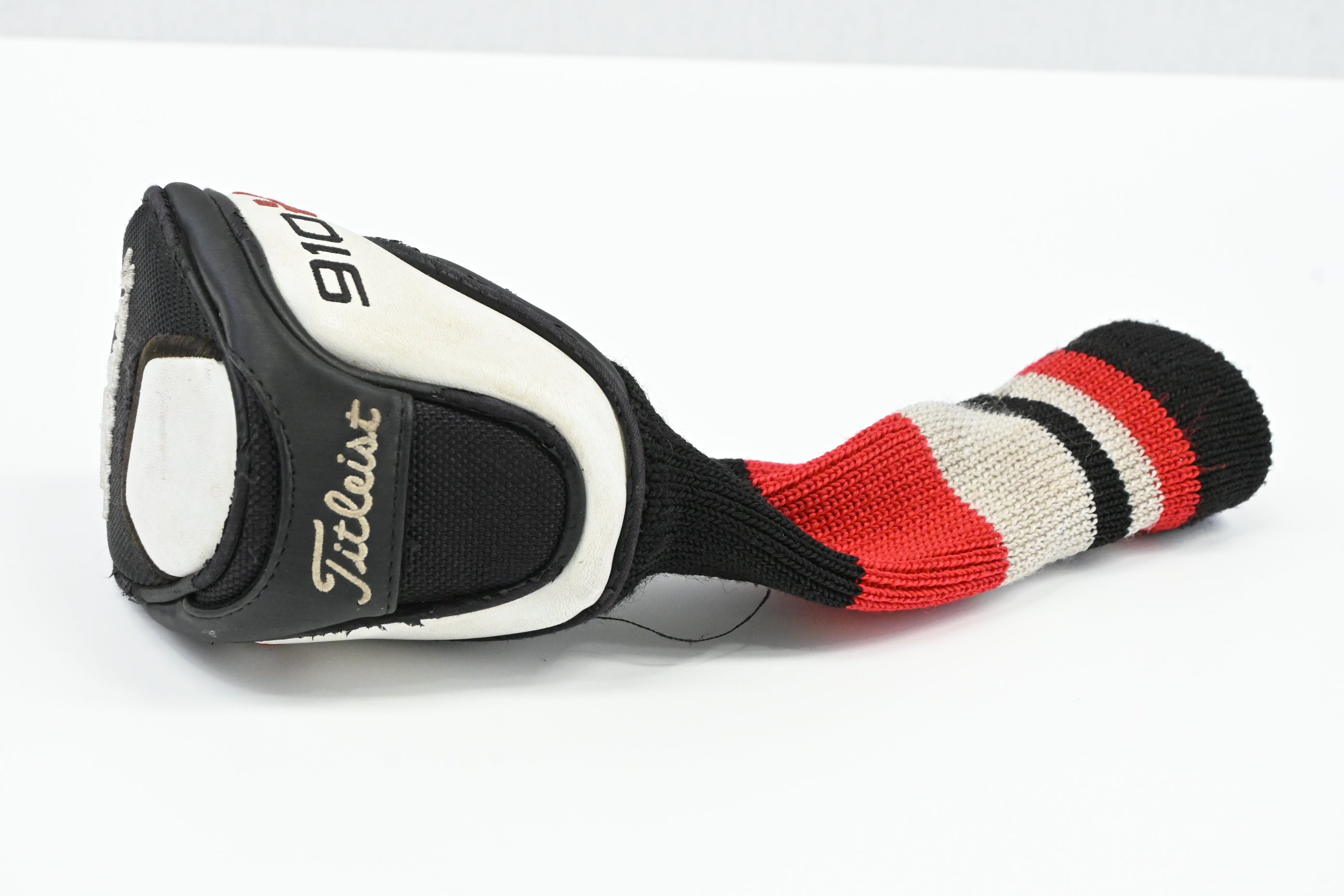 Titleist 910H #4 Hybrid / 24 Degree / Regular Flex Bassara 60 Shaft