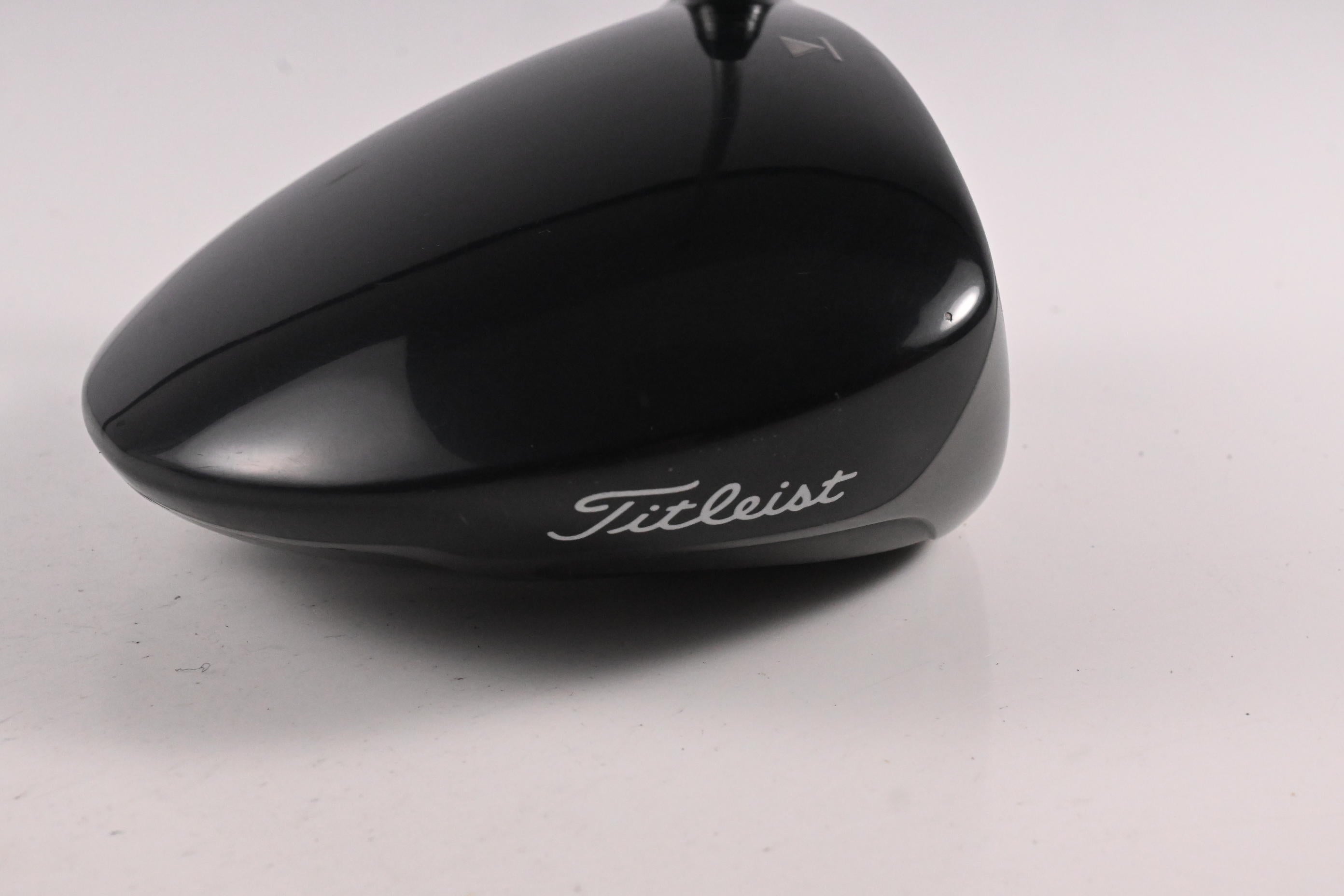 Titleist 910 D2 Driver / 9.5 Degree / Stiff Flex Diamana S+ Blue 60 Shaft