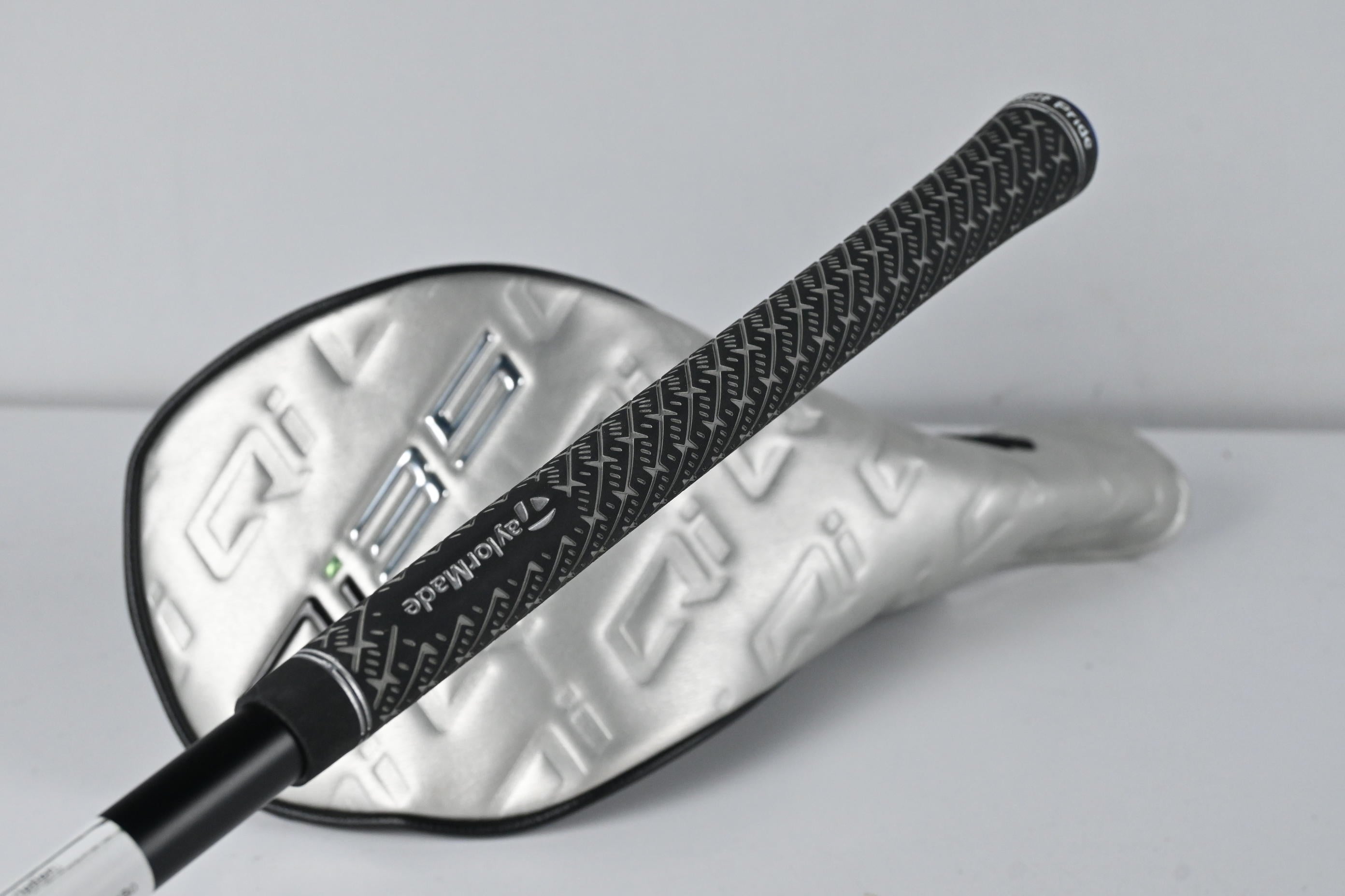 Taylormade Qi35 Driver / 12 Degree / Regular Flex Fujikura AIRSPD 50 Shaft