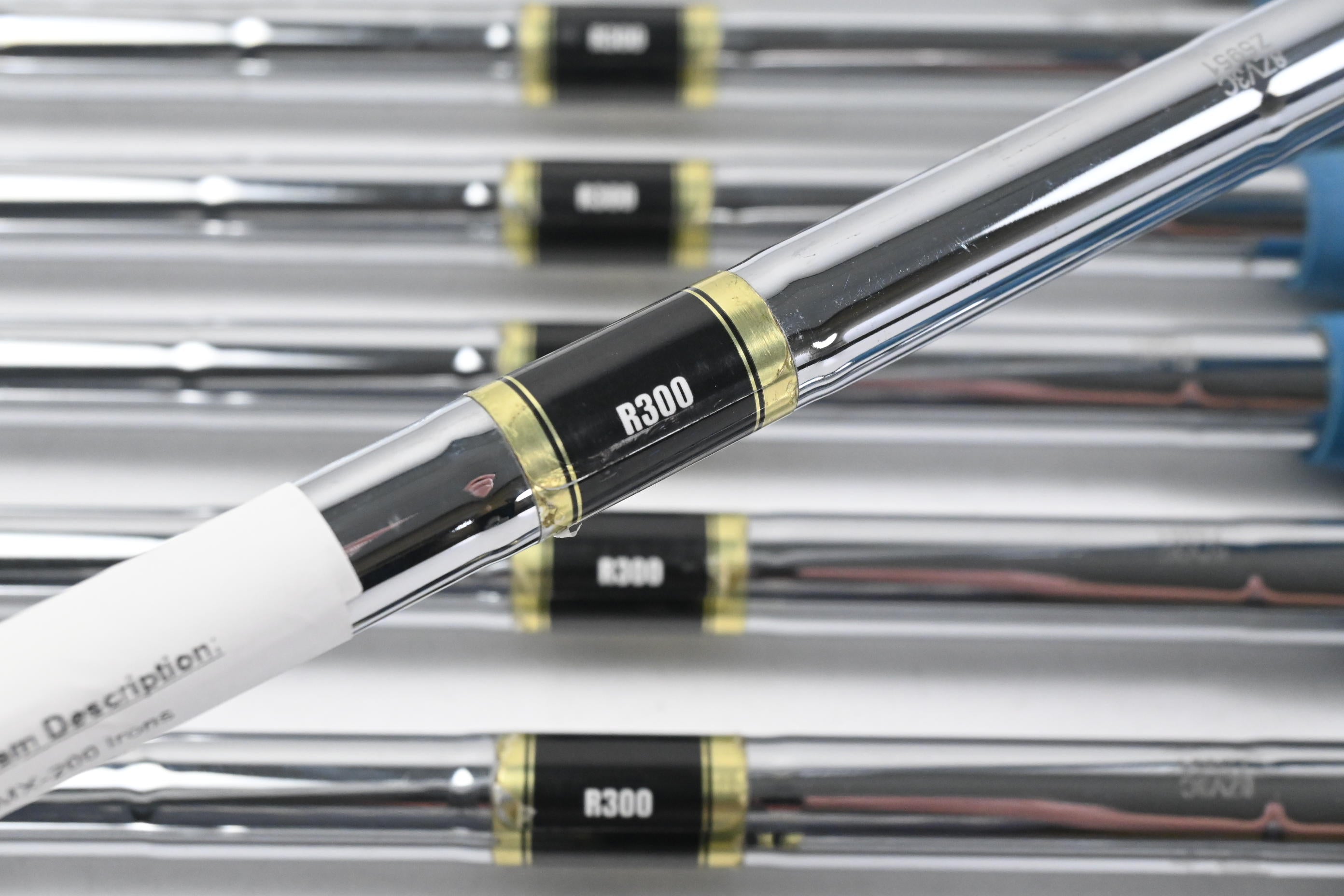 Mizuno MX-200 Irons / 3-PW / Regular Flex Dynalite Gold XP R300 Shafts
