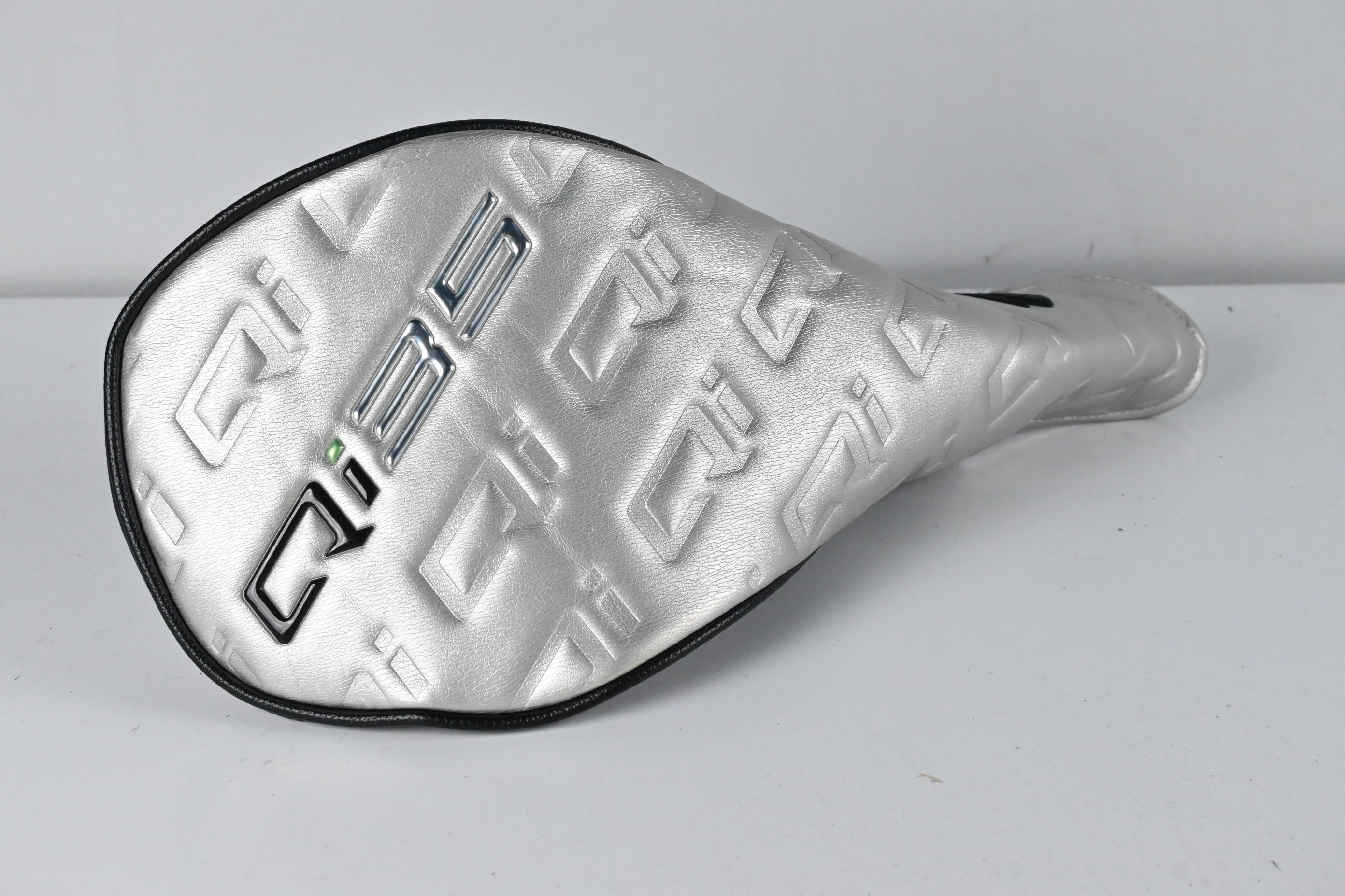 Taylormade Qi35 Driver / 12 Degree / Regular Flex Fujikura AIRSPD 50 Shaft