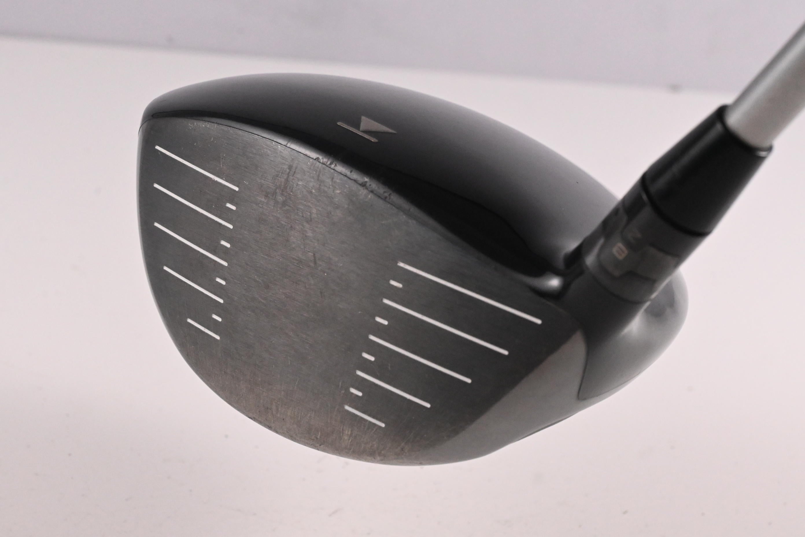 Titleist 910 D2 Driver / 9.5 Degree / Stiff Flex Diamana S+ Blue 60 Shaft
