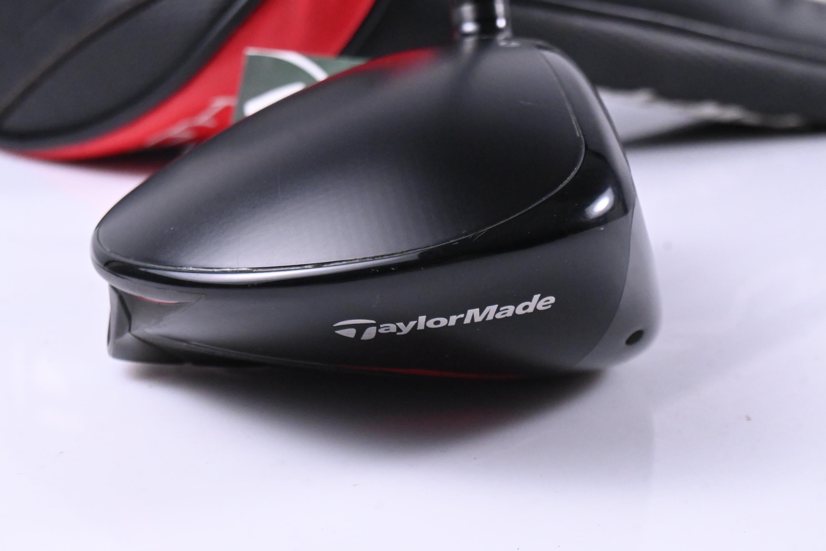 Taylormade Stealth HD Driver / 10.5 Degree / Regular Flex HZRDUS Smoke RDX Red