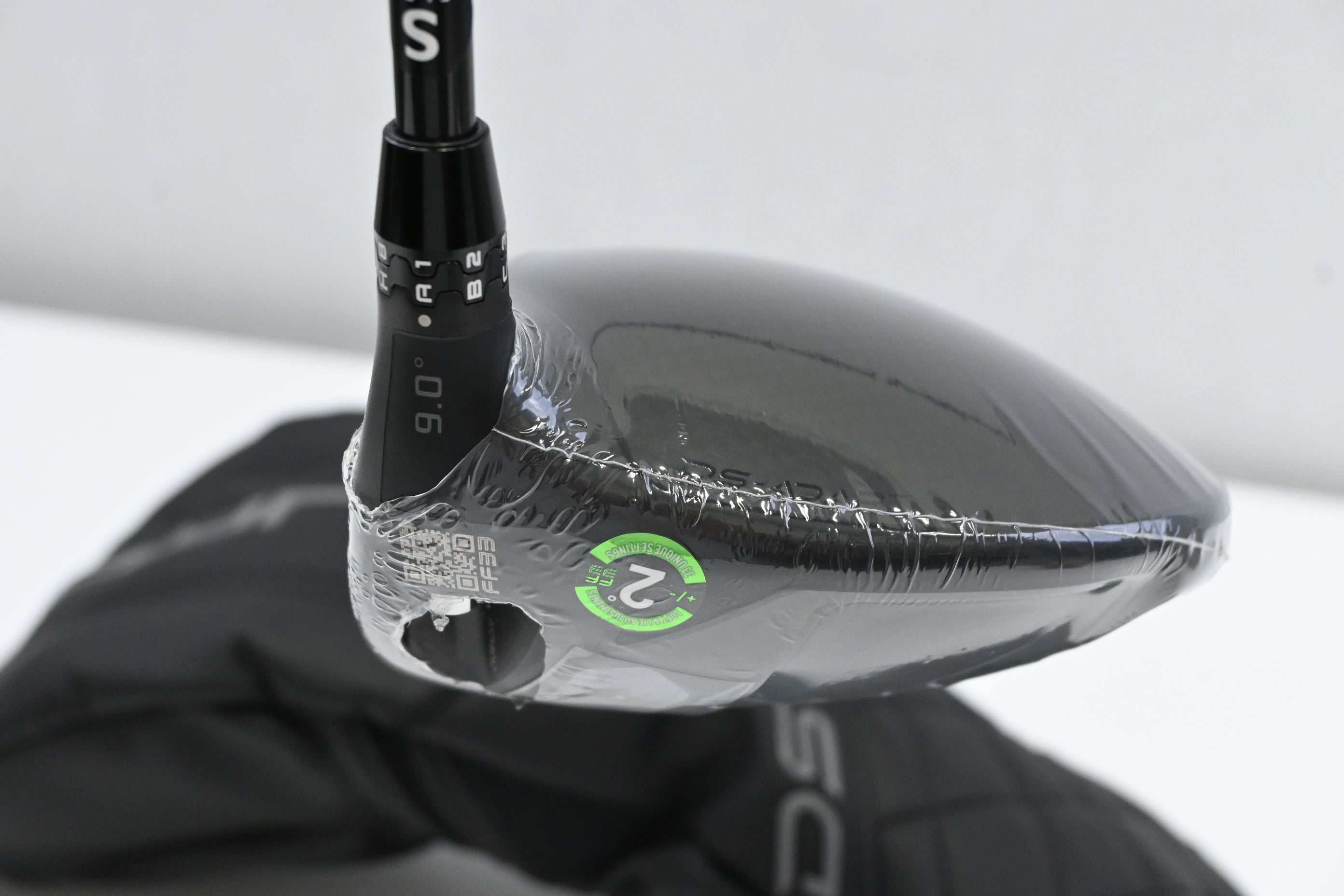 Cobra DS-Adapt LS Driver / 9 Degree / Stiff Flex Denali Black 60 Shaft