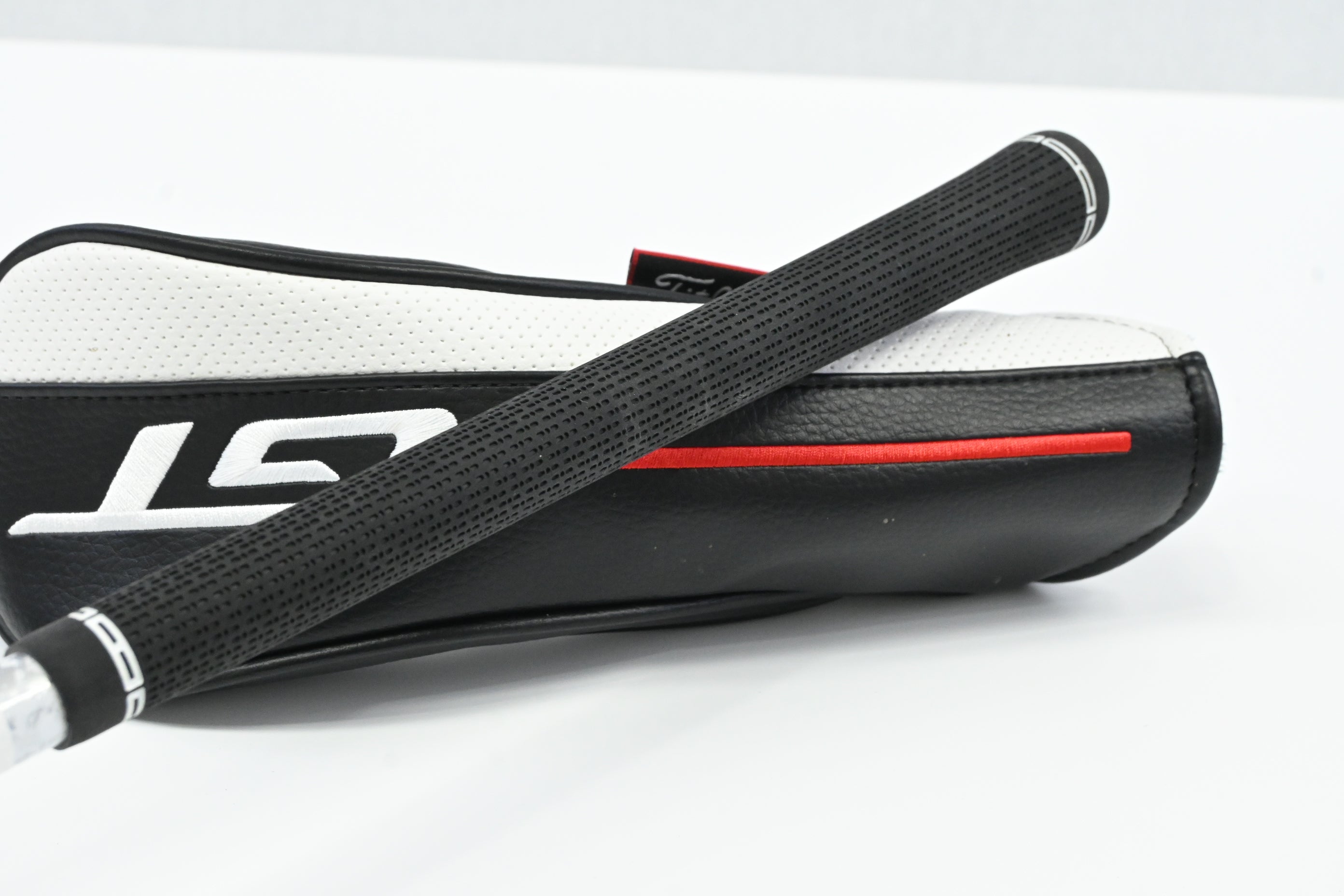 Titleist GT2 #5 Hybrid / 24 Degree / Regular Flex Project X Denali Red 60 Shaft