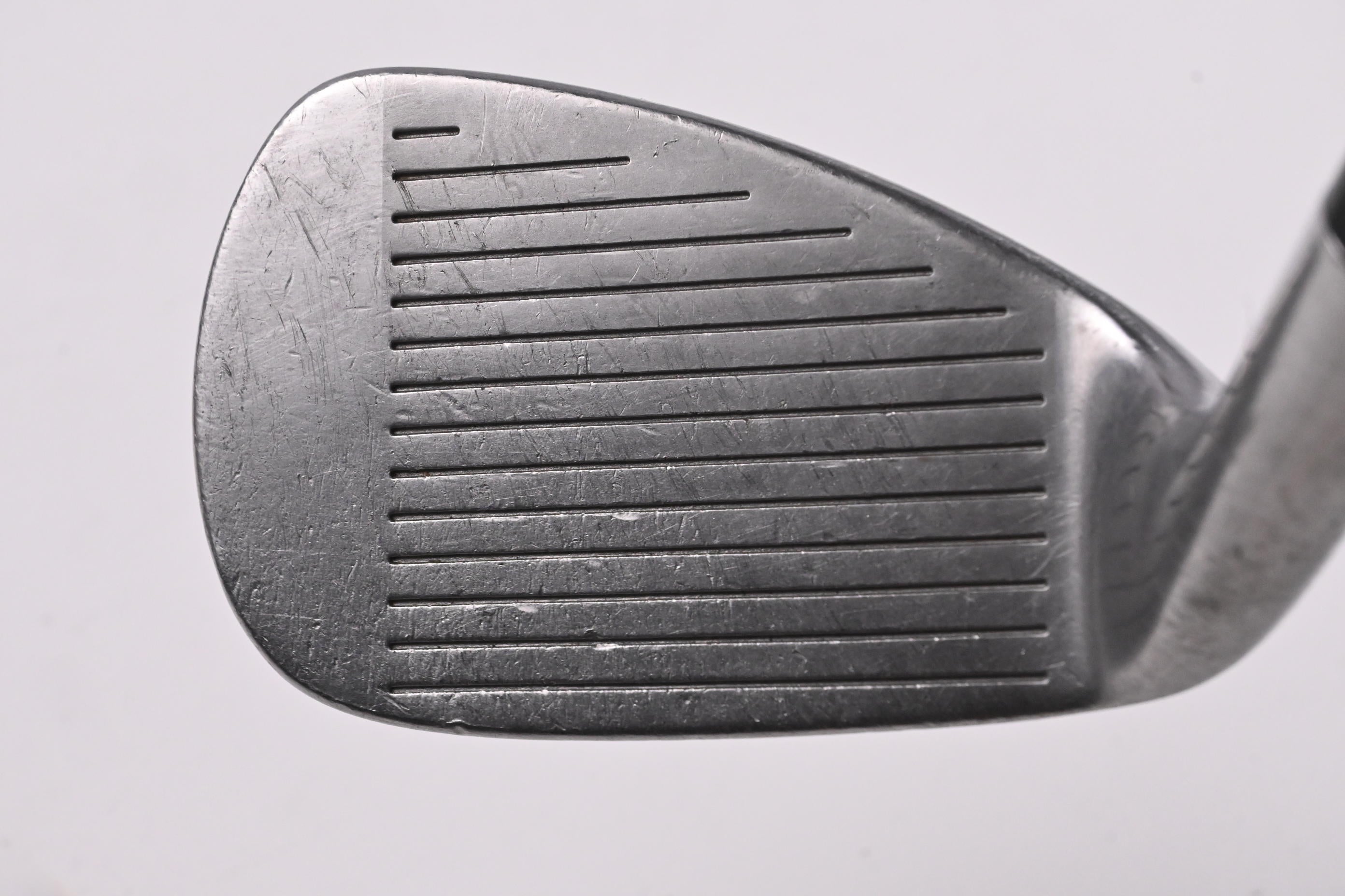 Wilson Di9 Sand Wedge / 55 Degree / Regular Flex Proforce V2 Red 65 Shaft