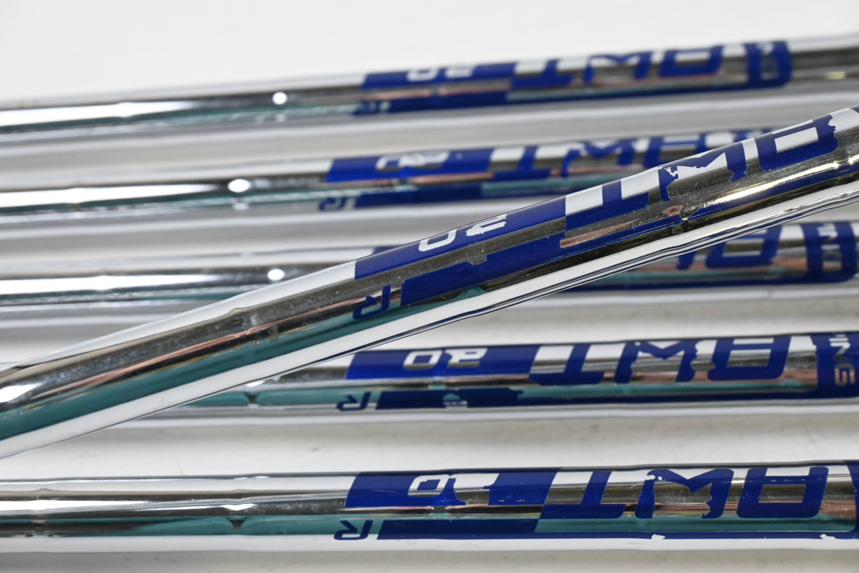 Ping G400 Irons / 5-PW / White Dot / Regular Flex Ping AWT 2.0 Shafts