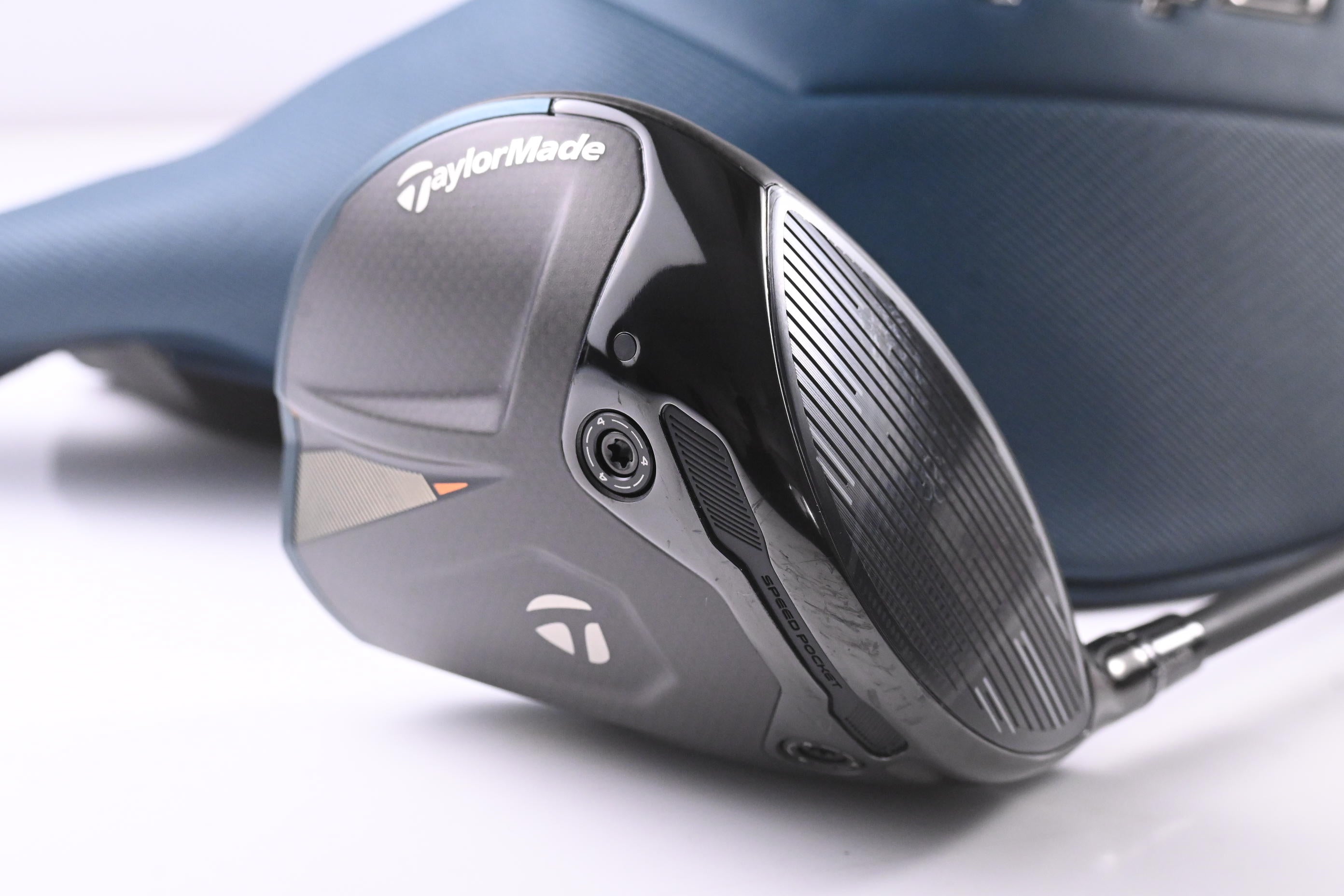 Taylormade Qi4D Driver / 10.5 Degree / Regular Flex REAX Blue 50 Shaft