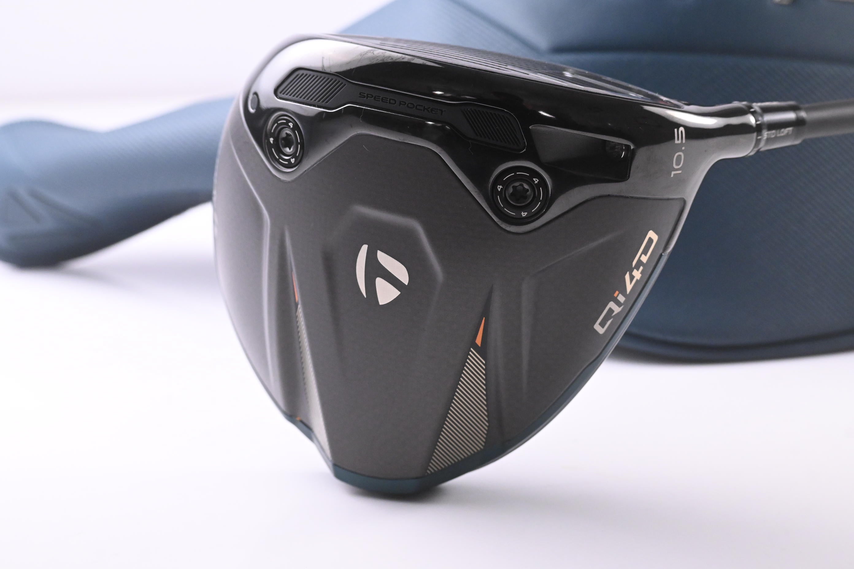 Taylormade Qi4D Driver / 10.5 Degree / Regular Flex REAX Blue 50 Shaft