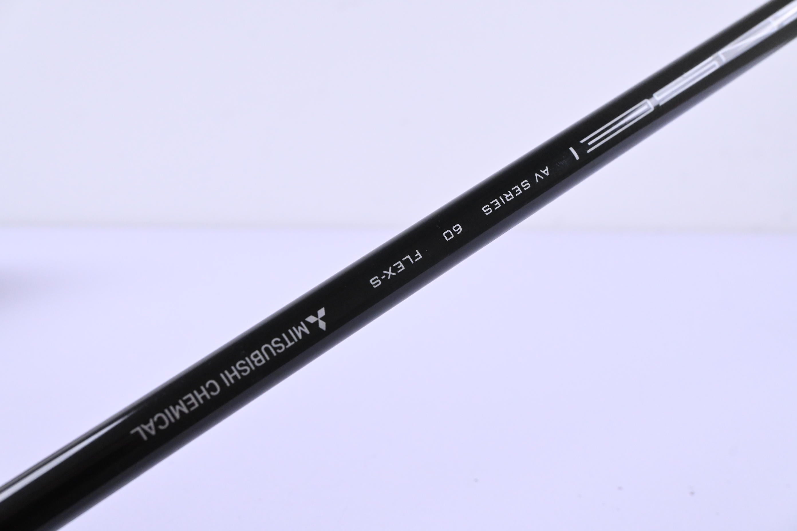 Titleist GT3 Driver / 10 Degree / Stiff Flex Tensei AV Raw Blue 60 Shaft