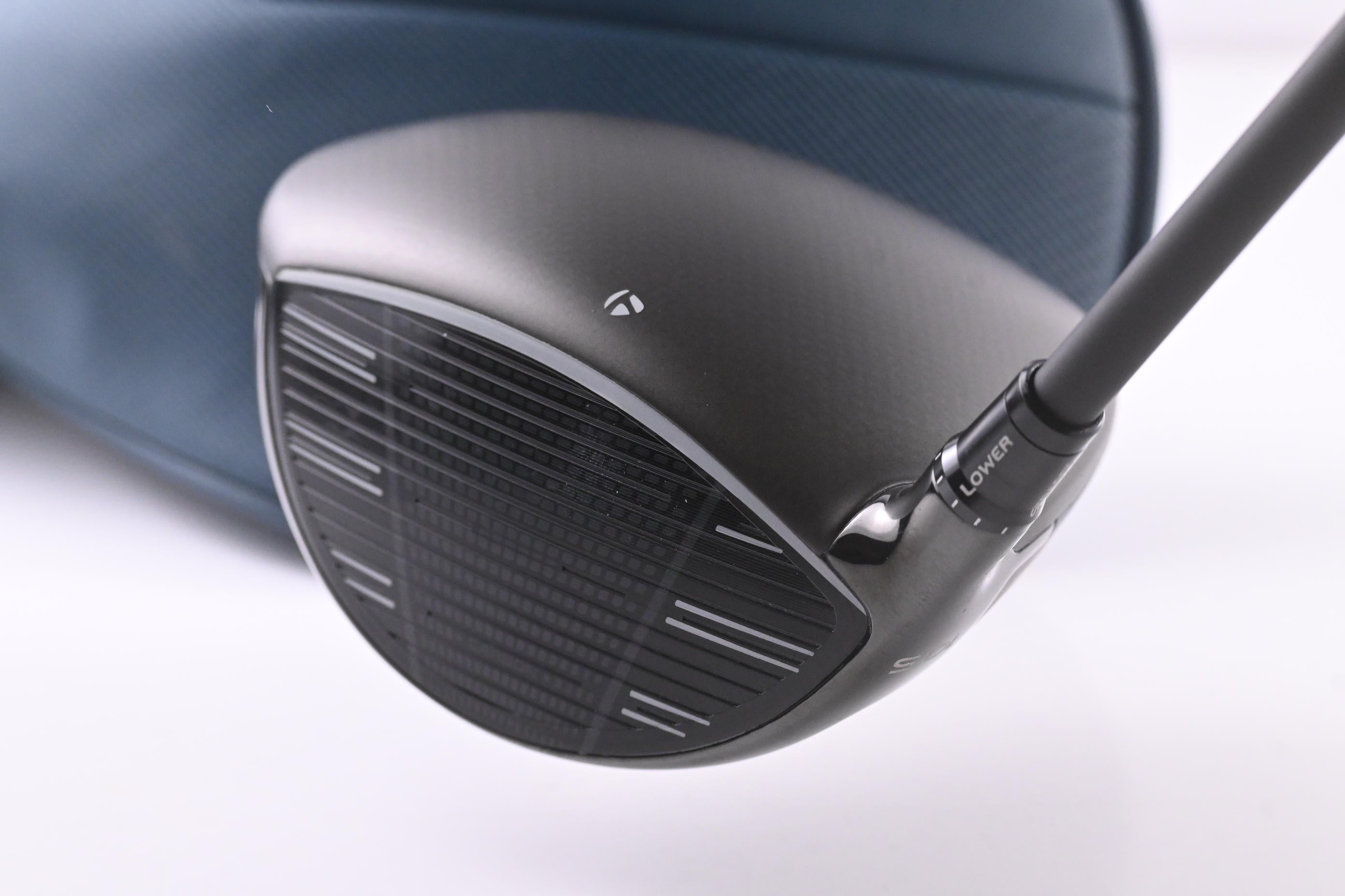 Taylormade Qi4D Driver / 10.5 Degree / Regular Flex REAX Blue 50 Shaft